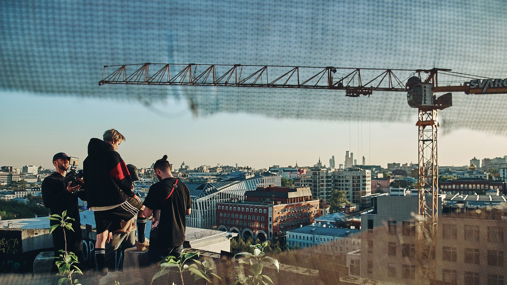 Бэкстейдж клипа — репортажная съёмка закулисья съёмочного дня. Репортажный фотограф в Москве — Дмитрий Тарасов | Съёмка мероприятий, концертов, корпоративов