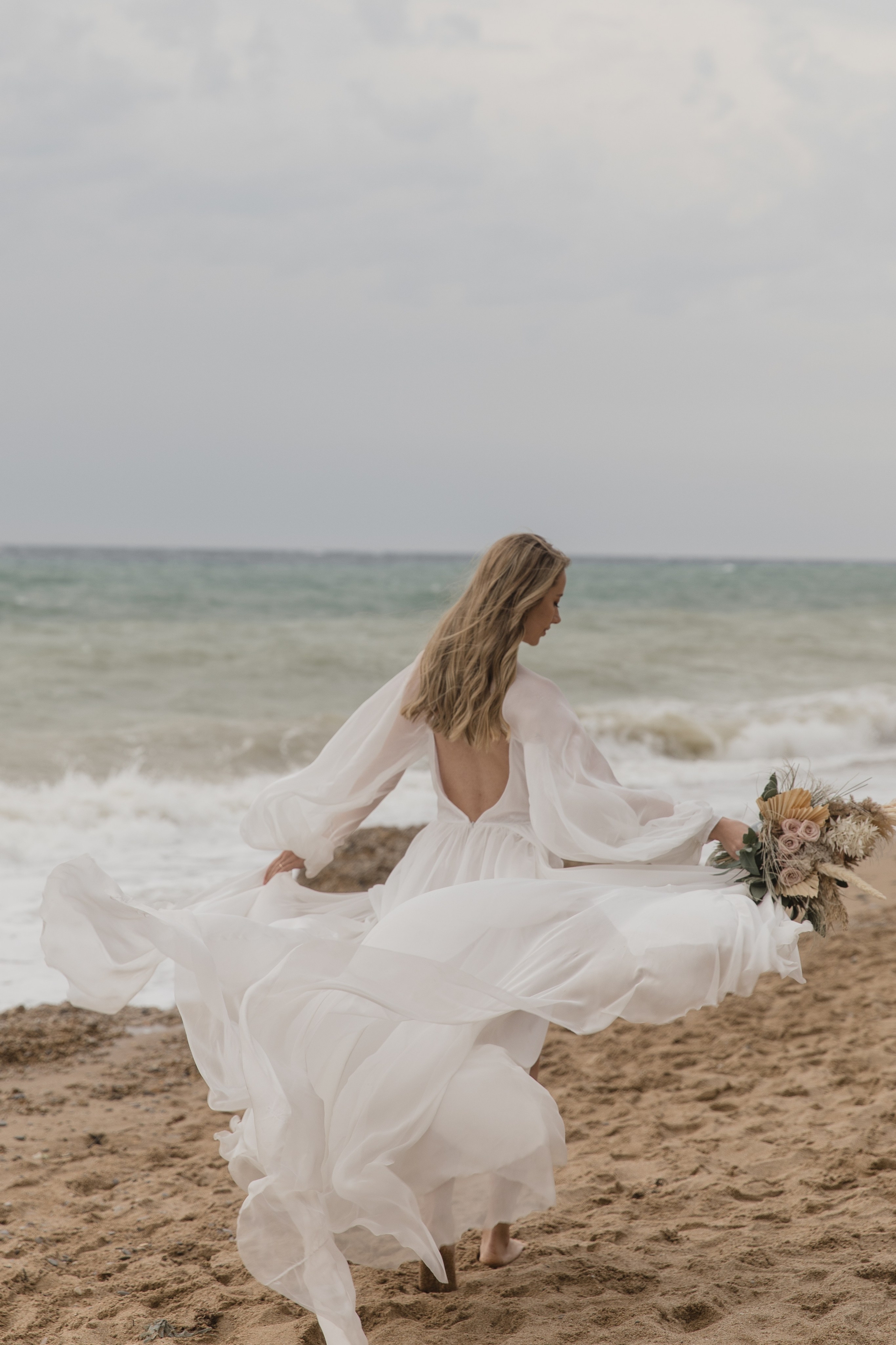 На берегу моря…. СВАДЕБНЫЙ ФОТОГРАФ В КРЫМУ И СЕВАСТОПОЛЕ