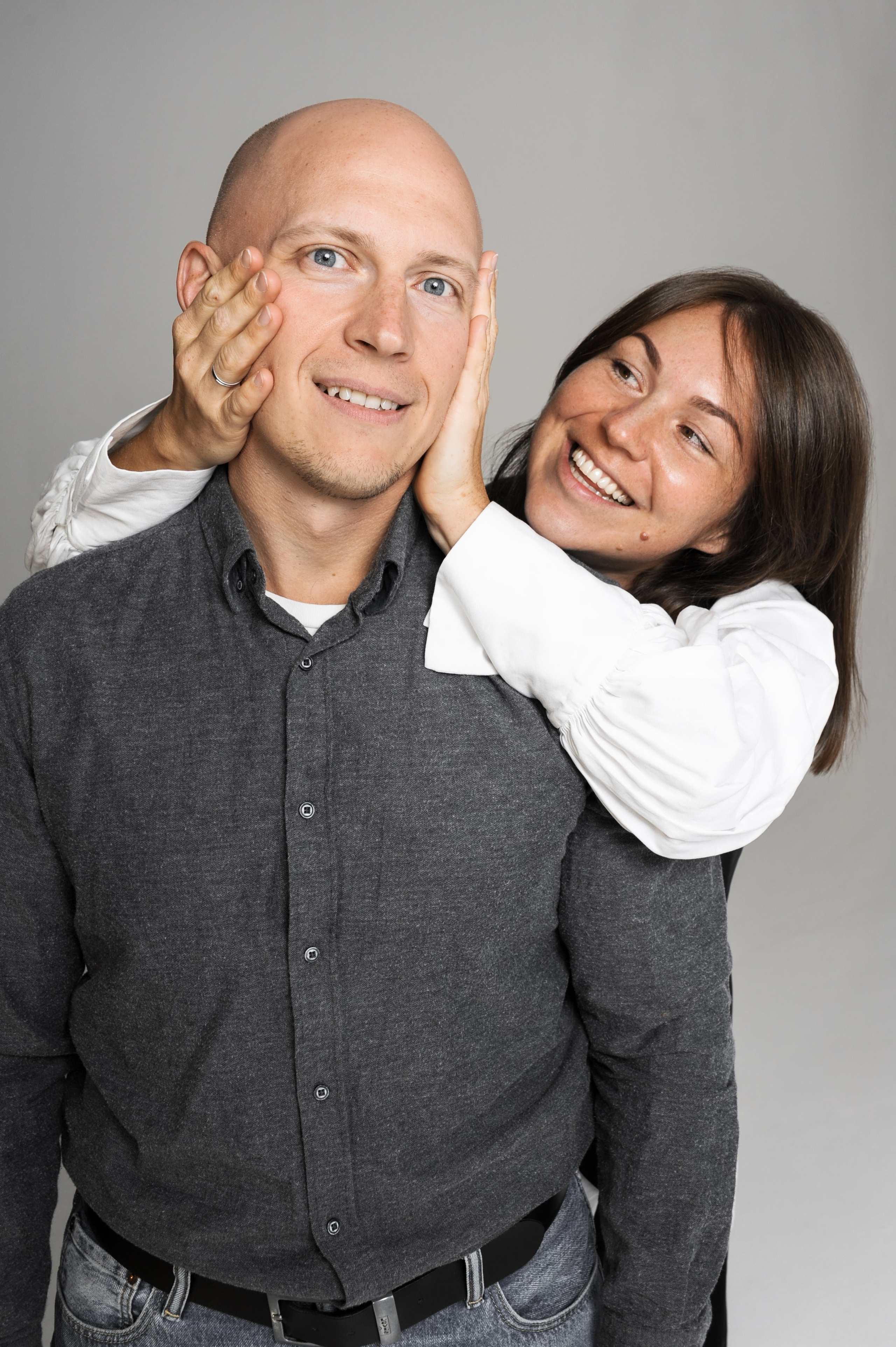 Минималистичная новогодняя семейная съемка. Фотограф в Екатеринбурге Артём Зайнетдинов