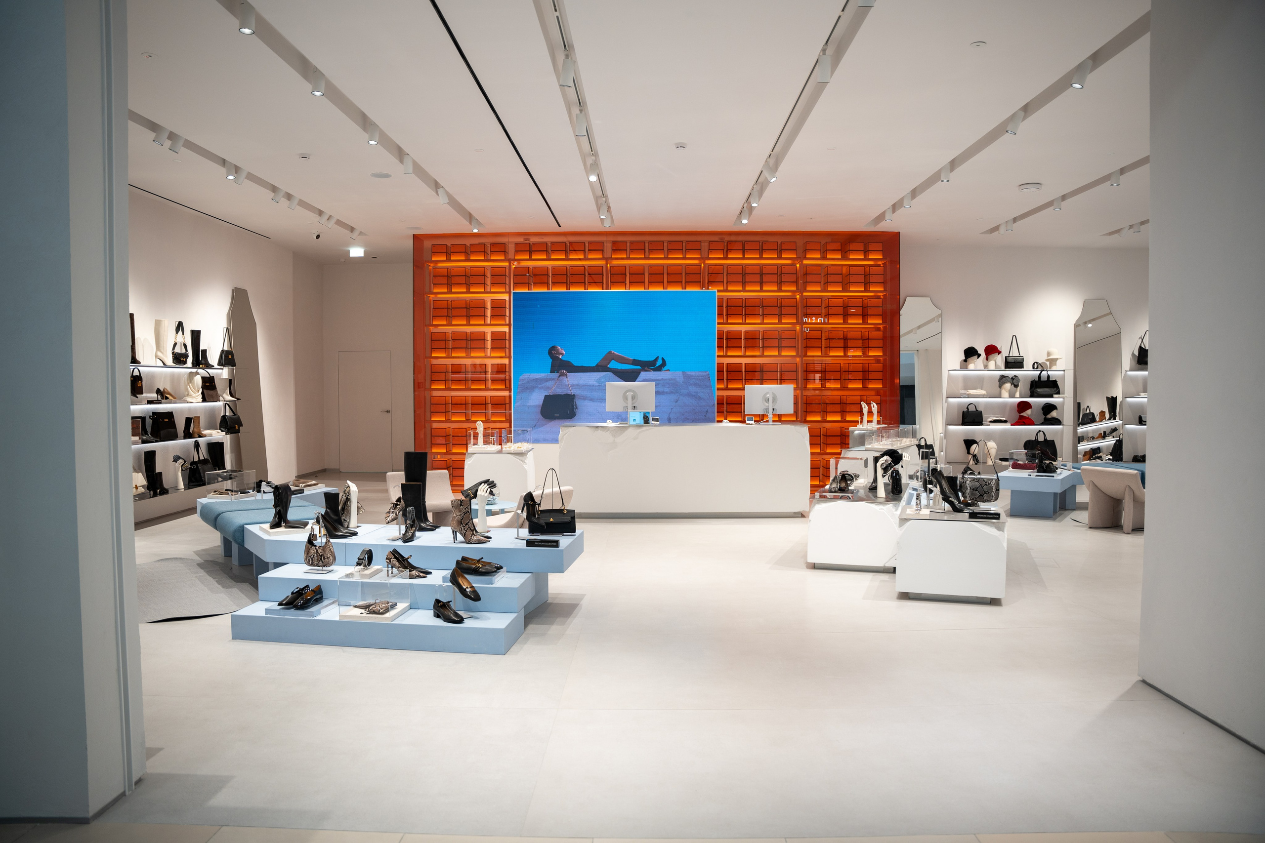 Интерьерная фотосъемка магазина Ekonika в Краснодаре — обувной бренд Профессиональная фотосъемка Ekonika — фирменный магазин в Краснодаре. Шедевры для Вас! Фотограф и Видеограф в Краснодаре Пахиев Руслан