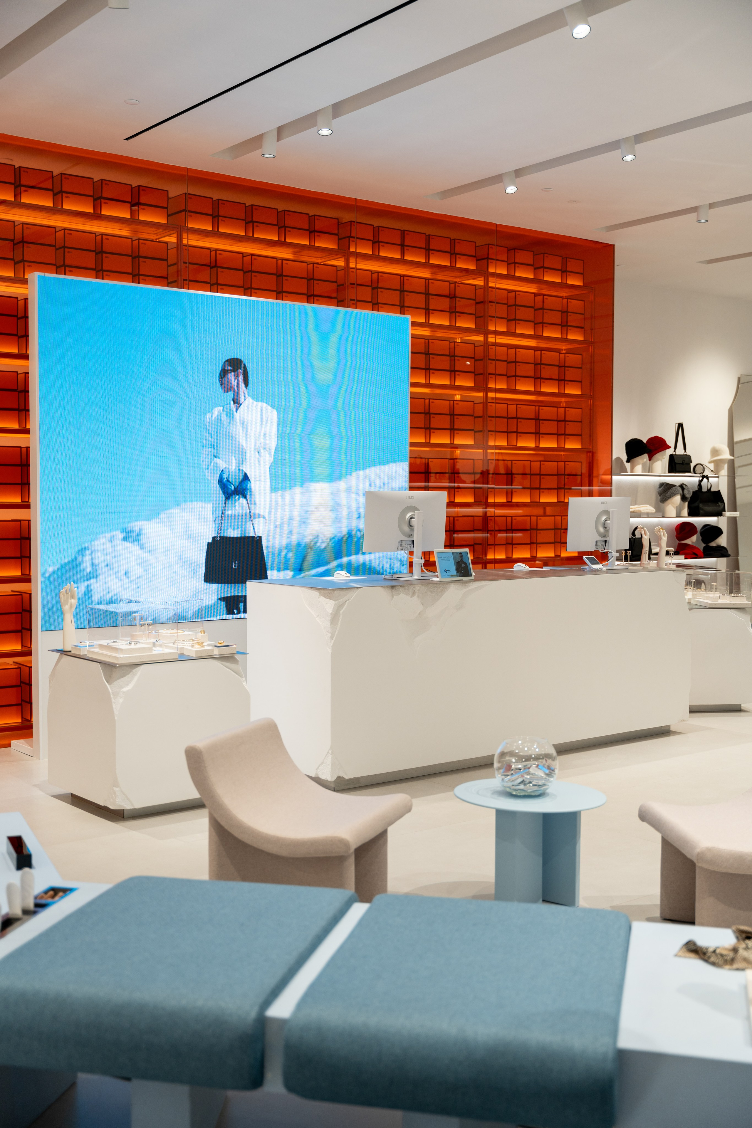 Интерьерная фотосъемка магазина Ekonika в Краснодаре — обувной бренд Профессиональная фотосъемка Ekonika — фирменный магазин в Краснодаре. Шедевры для Вас! Фотограф и Видеограф в Краснодаре Пахиев Руслан