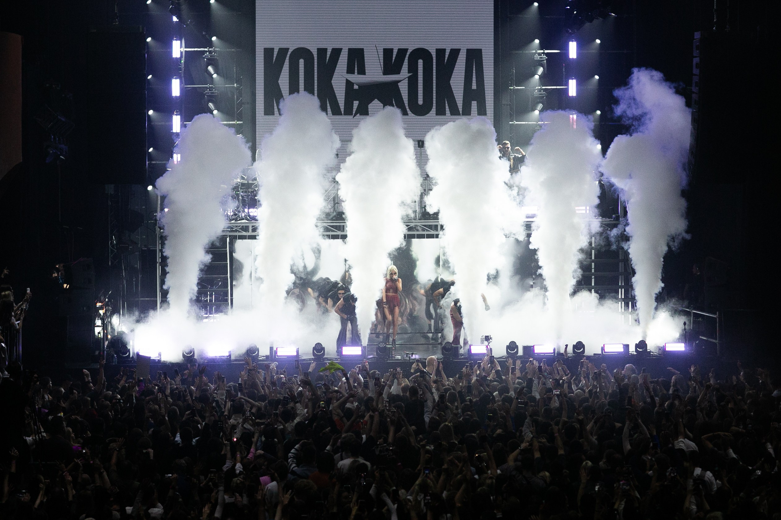 Концерт Клавы Коки. Фотограф в Москве