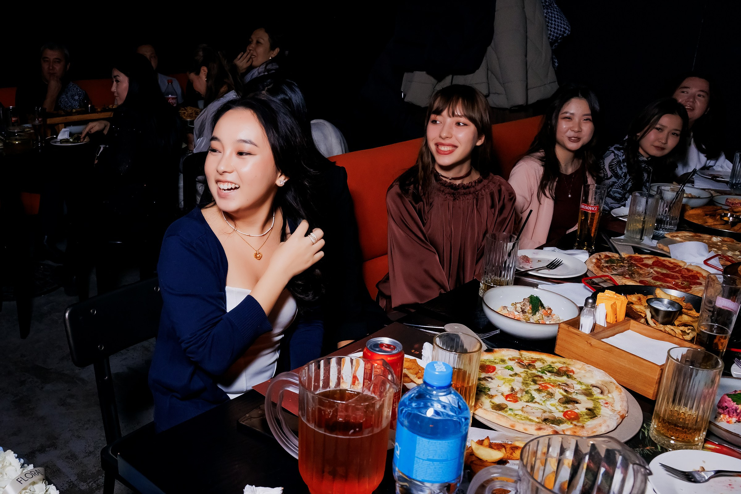 Chechil Pub в ТД Дана-Chechil Розыбакиева. Репортажный фотограф в Алматы Каюпов Сержан