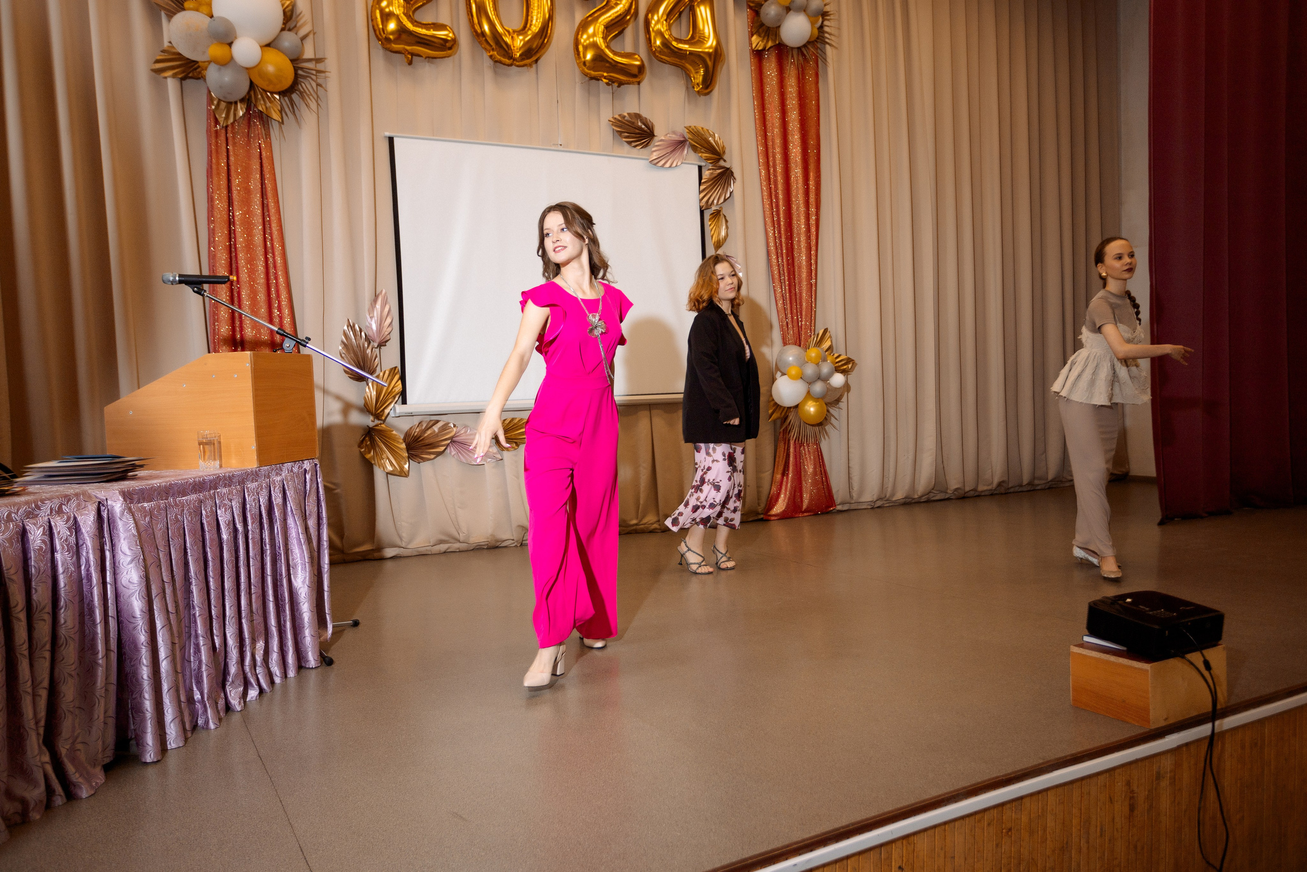 ВРУЧЕНИЕ АТТЕСТАТОВ: Пример. Все фото. Профессиональный фотограф в Ижевске Леша Петров