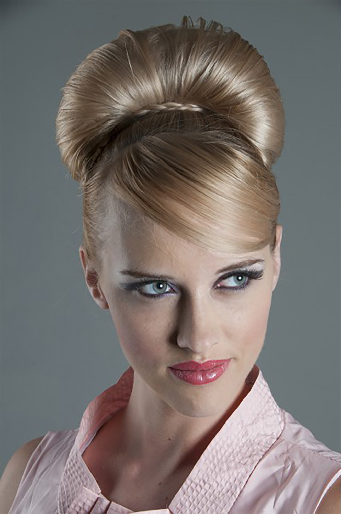 Zhanna Ognivo — Professional image retoucher. AI Photo Retoucher and Image Restorer Zhanna Ognivo