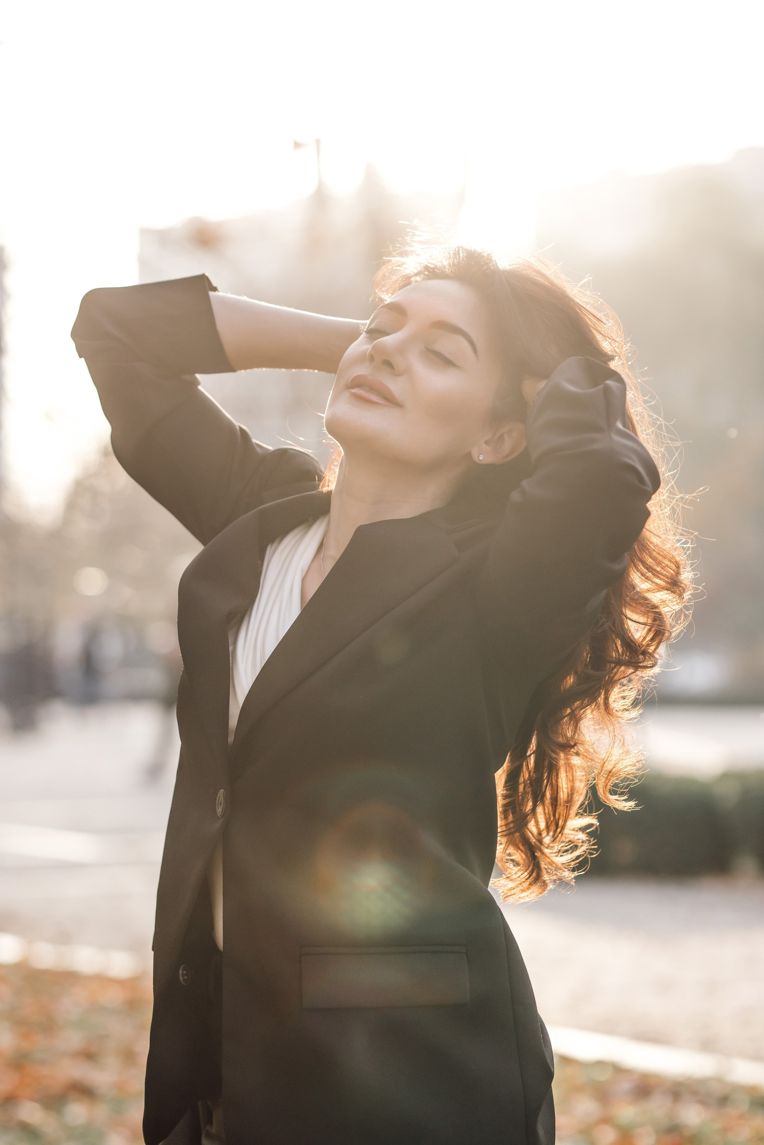 Мама и дочь, осенняя городская прогулка. Фотохудожник Наталия Кирсанова