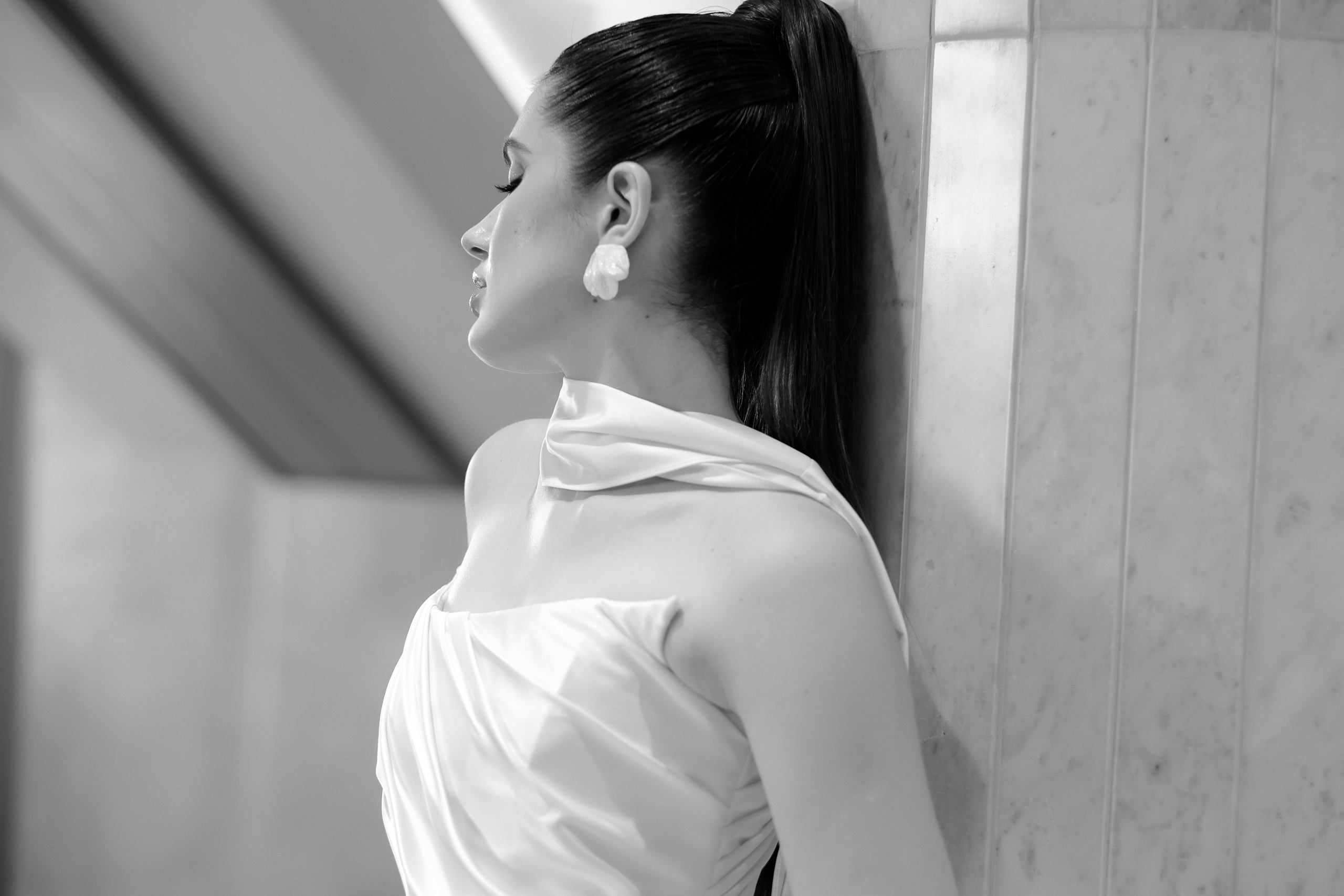 Свадебная фотосессия в театре драмы имени Наума Орлова. Свадебный фотограф в Челябинске Сырчикова Наталья