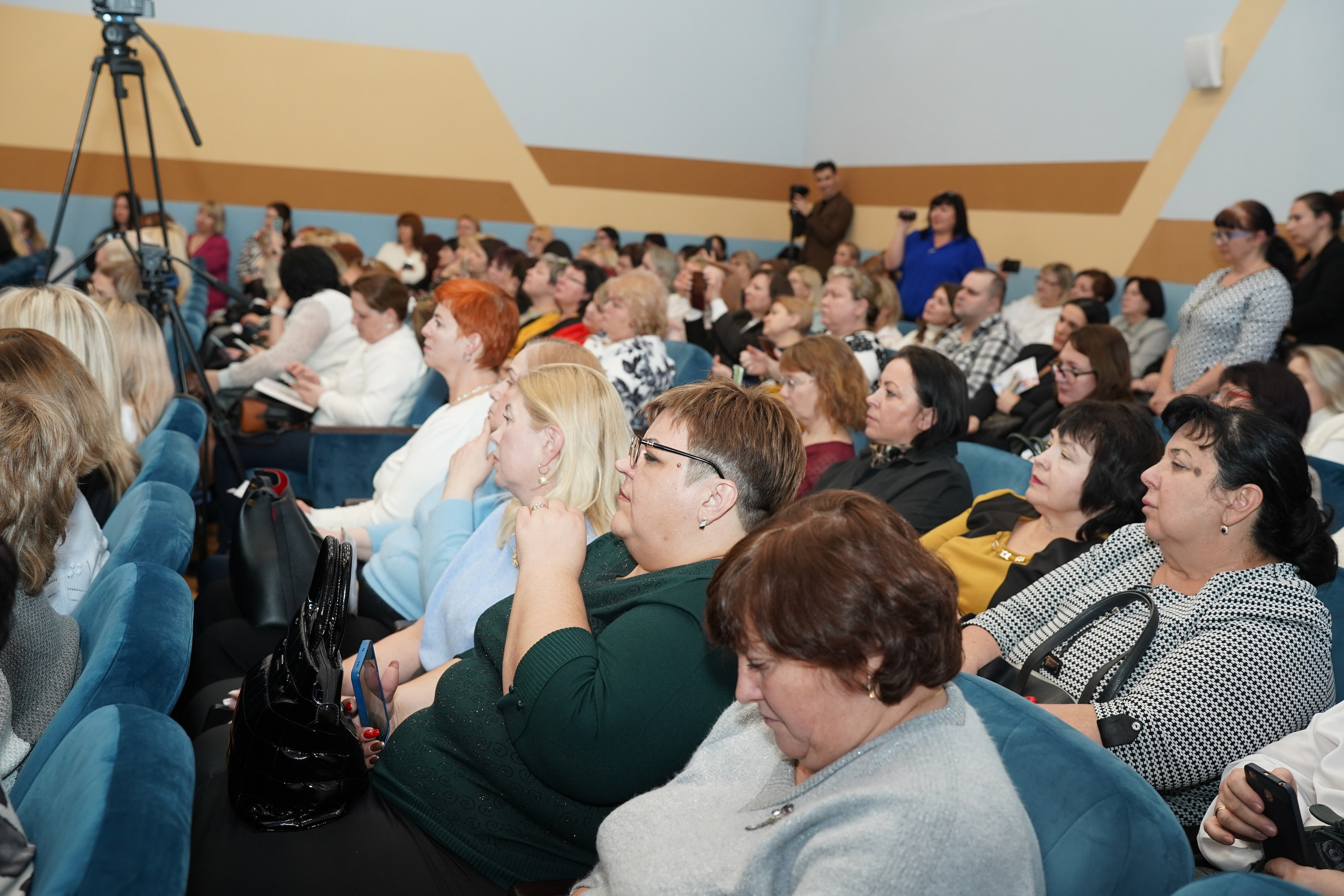 Мероприятие. MEMENTO.Выпускные альбомы, школьные, юбилейные и другие книги. Ростов-на-Дону