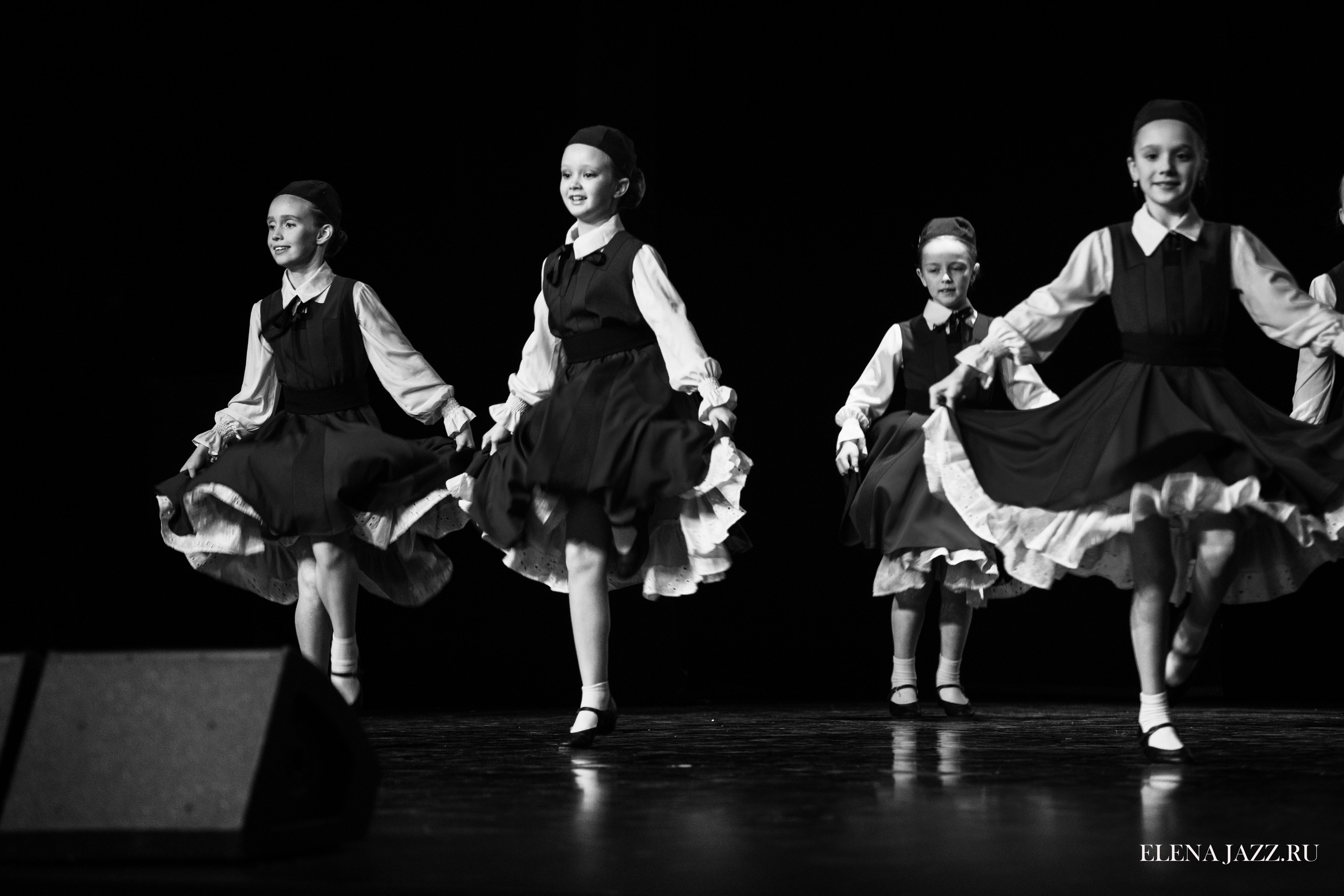 Концерт танцевального коллектива. Репортажный фотограф Елена Джаз в Москва