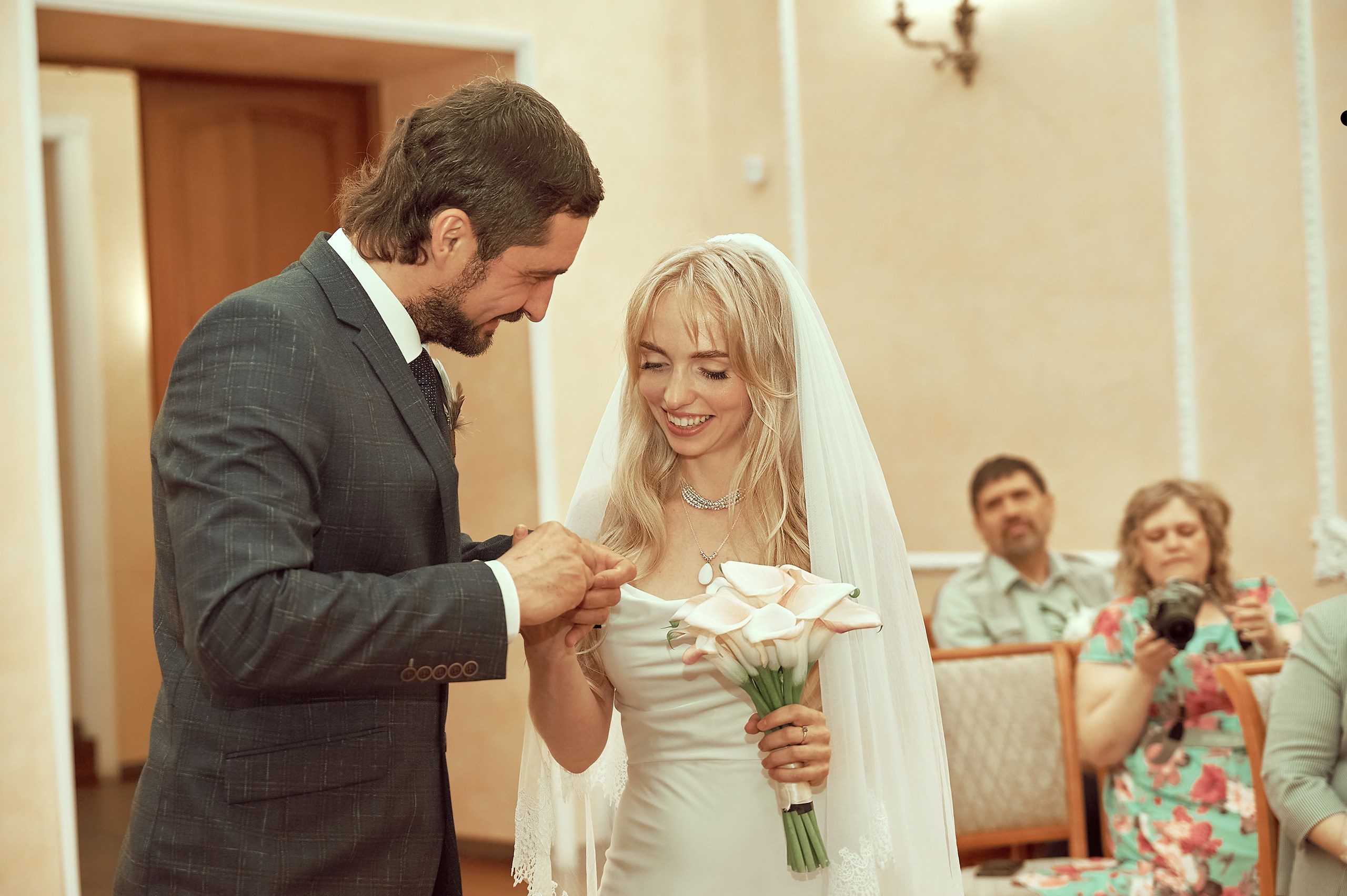 Свадебная съемка для Маргариты и Мирослава (Сборы невесты, ЗАГС). Женский фотограф в Череповце Даша Акулич