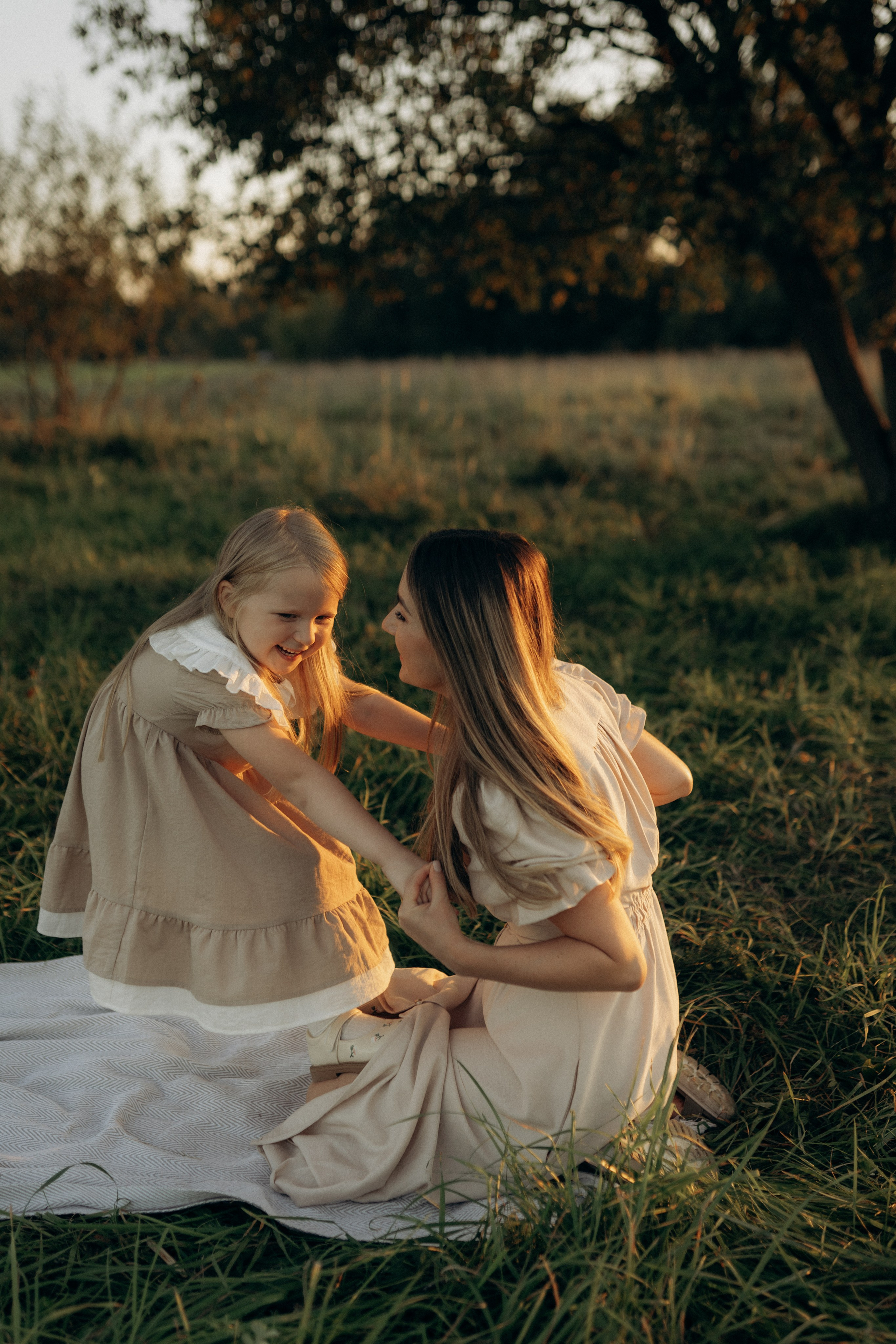 Летний вечер в поле. Семейный lifestyle фотограф в Москве Рената Рафикова