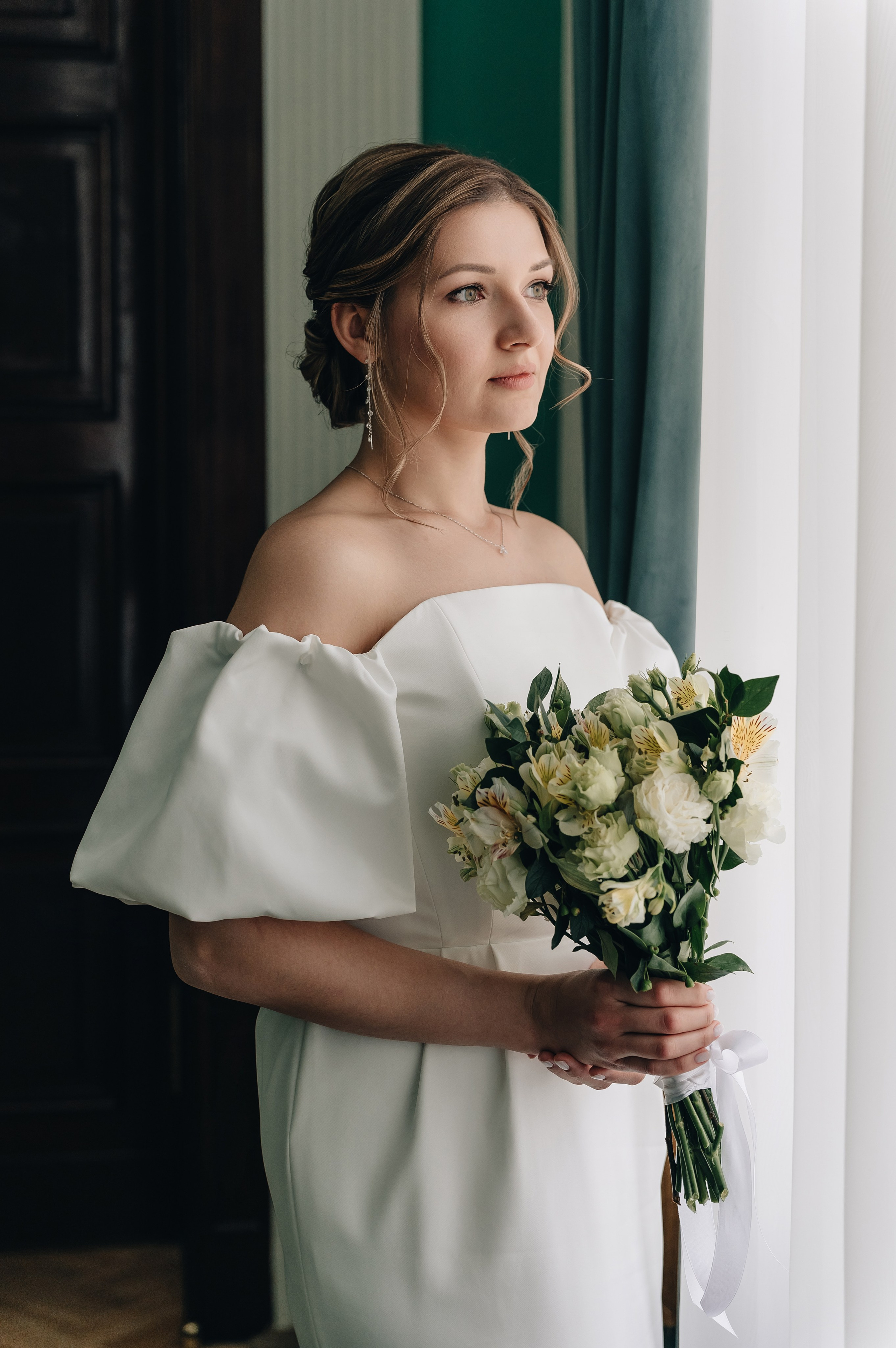 Свадебная фотосессия в Грибоедовском ЗАГСе. Портретный фотограф Москва Светлана Кашура