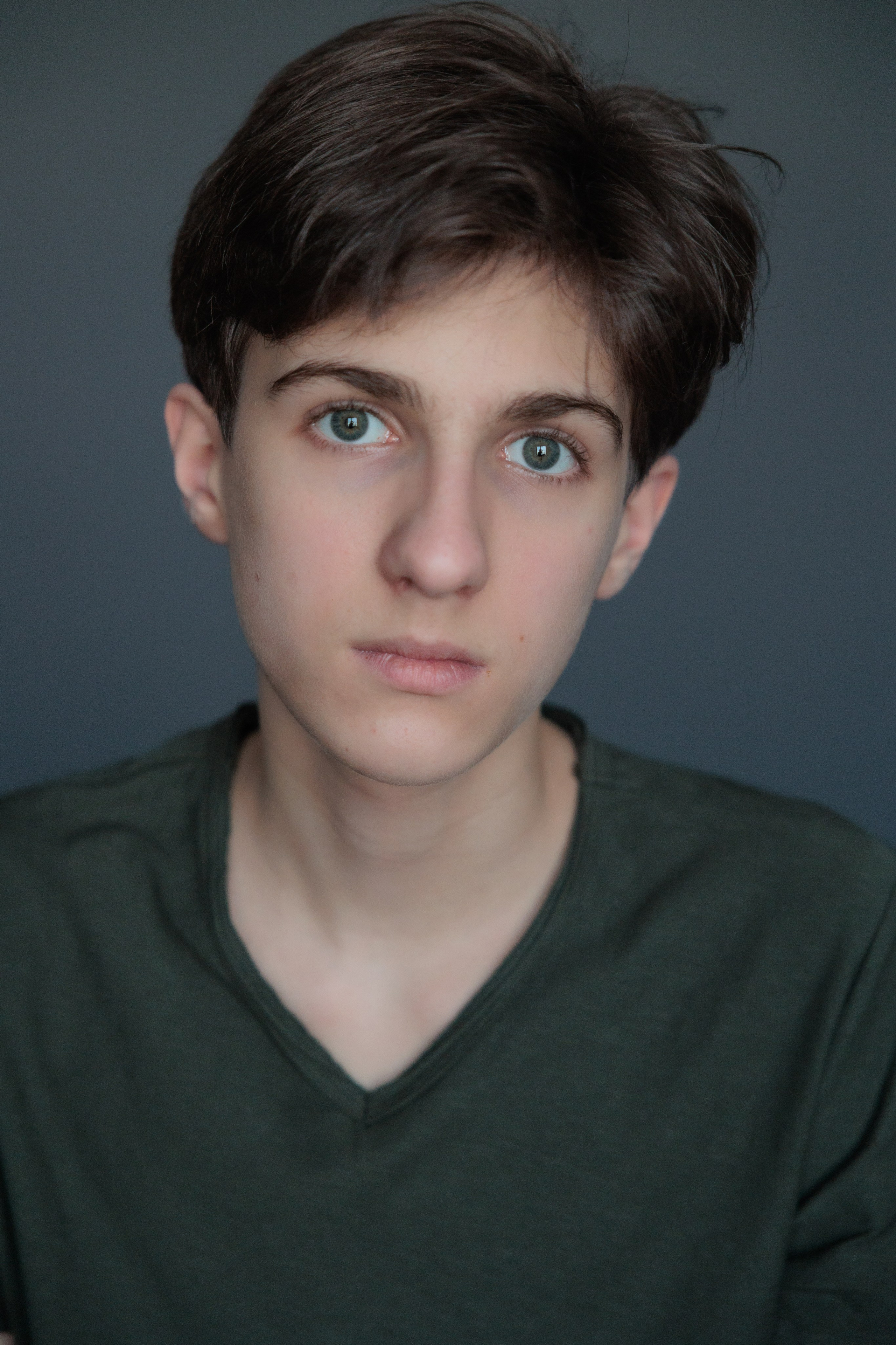 АРТЁМ. Я фотограф из Москвы к Вашим услугам