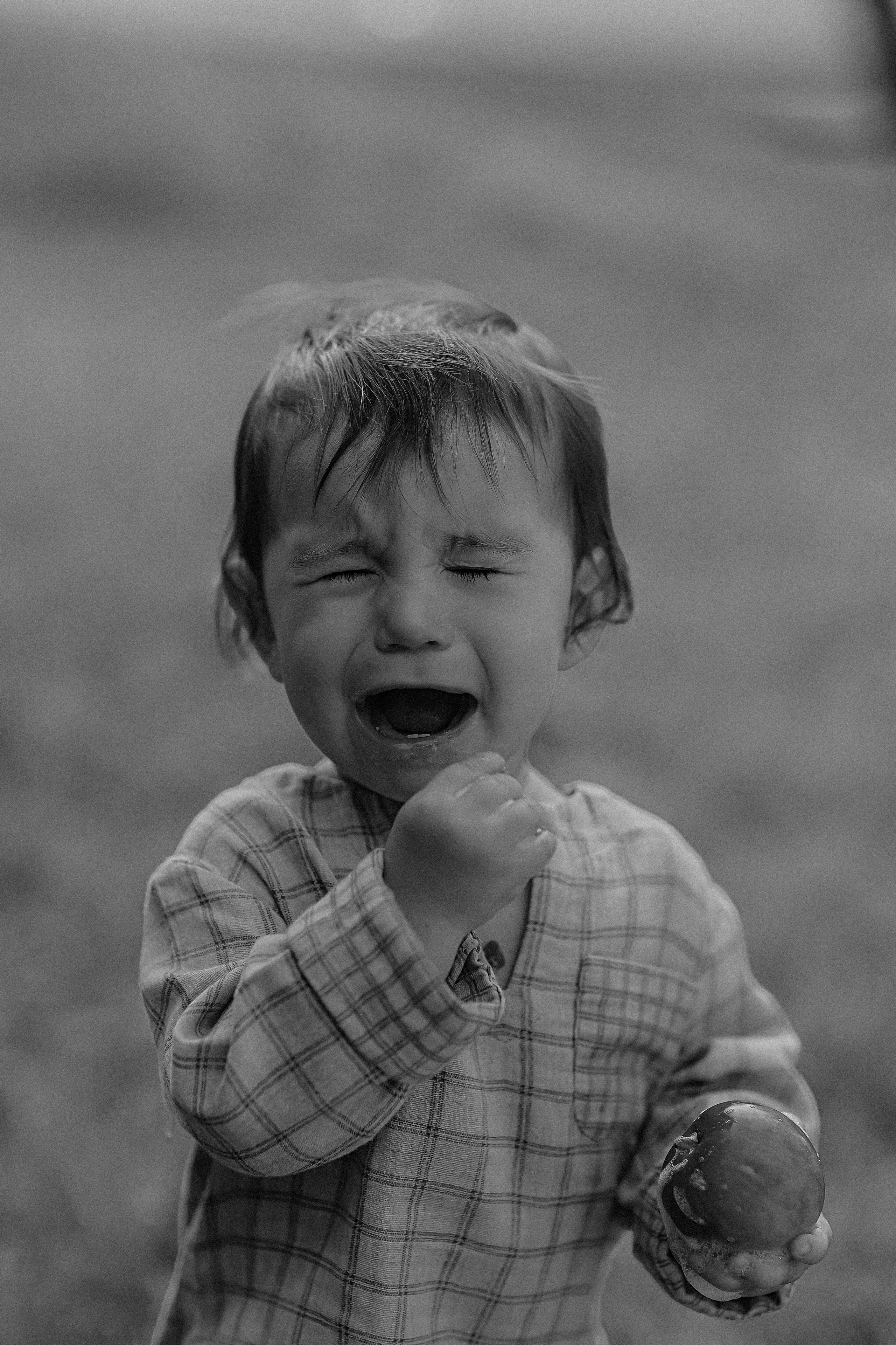 Стирка у дома. Семейный фотограф Тюмень, фотограф на роды Салмина Мария