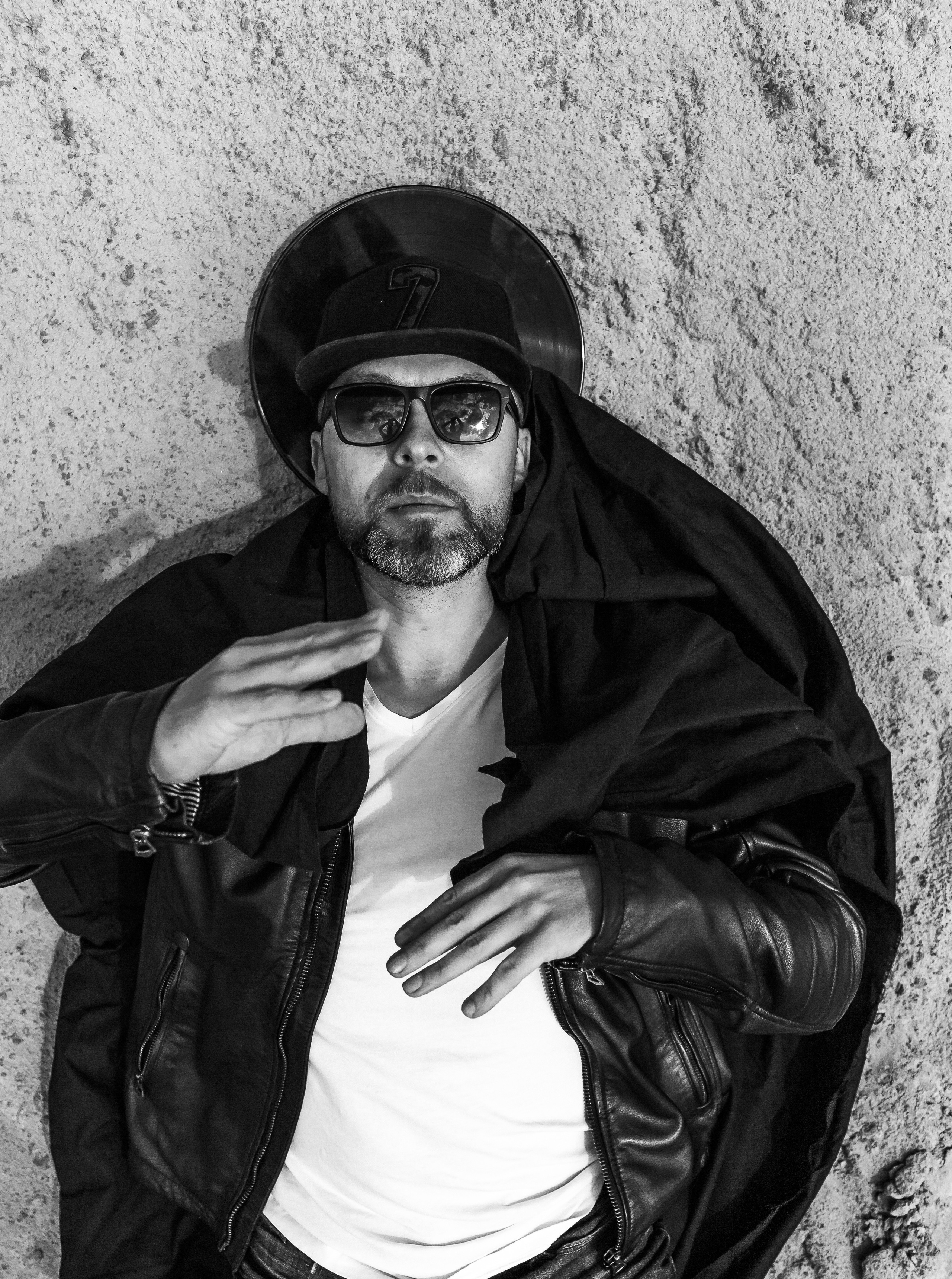 Гитара. Виски. Музыка. Сергеев Алексей. Фотограф