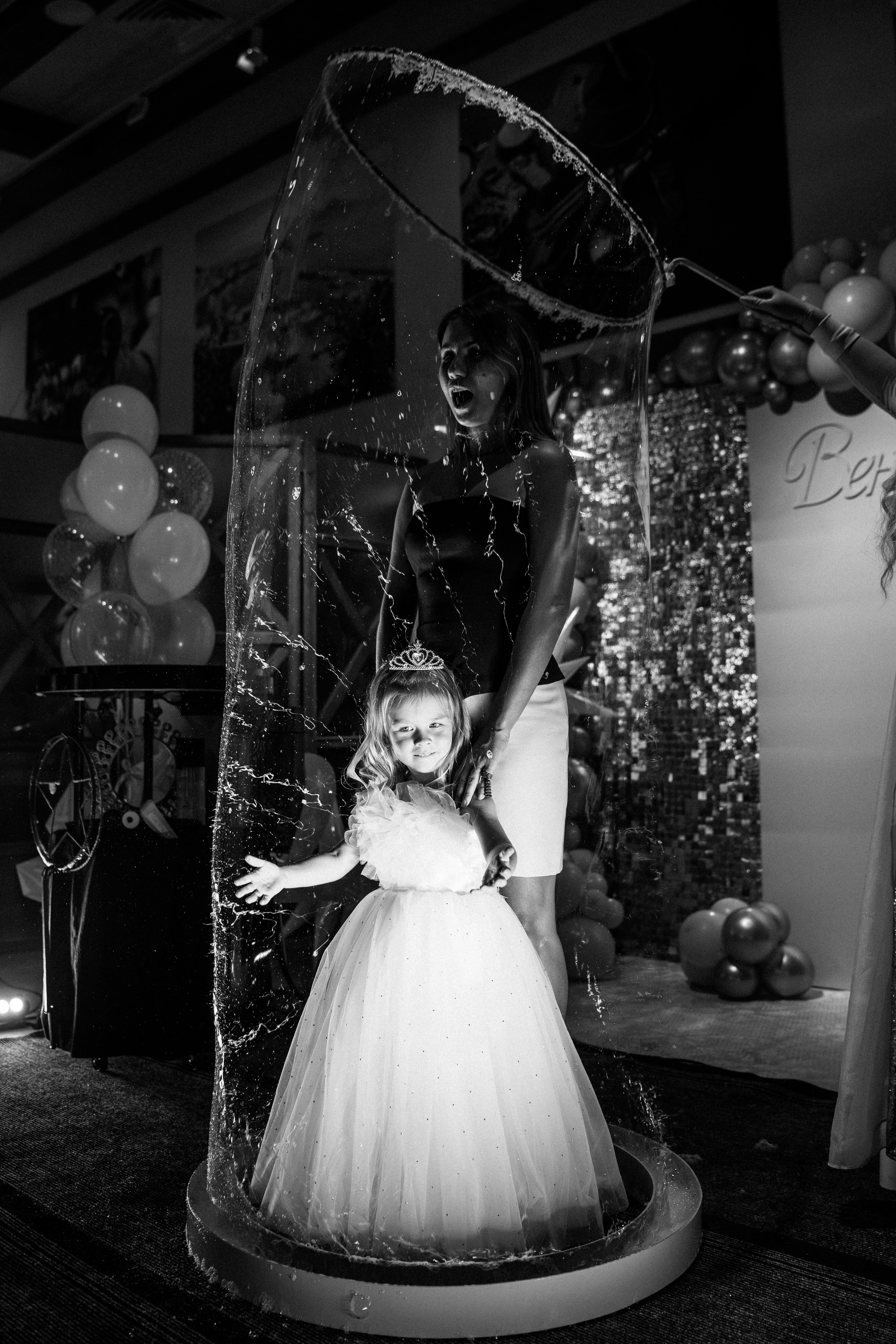 Заказать фотографа на день рождения в Москве и других городах. Фотограф на крещение и венчание, дни рождения и праздники