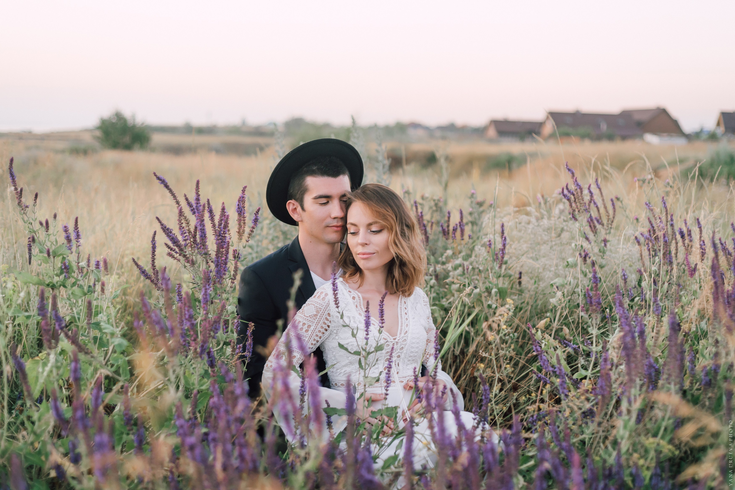 фотосессия беременности в лавандовом поле