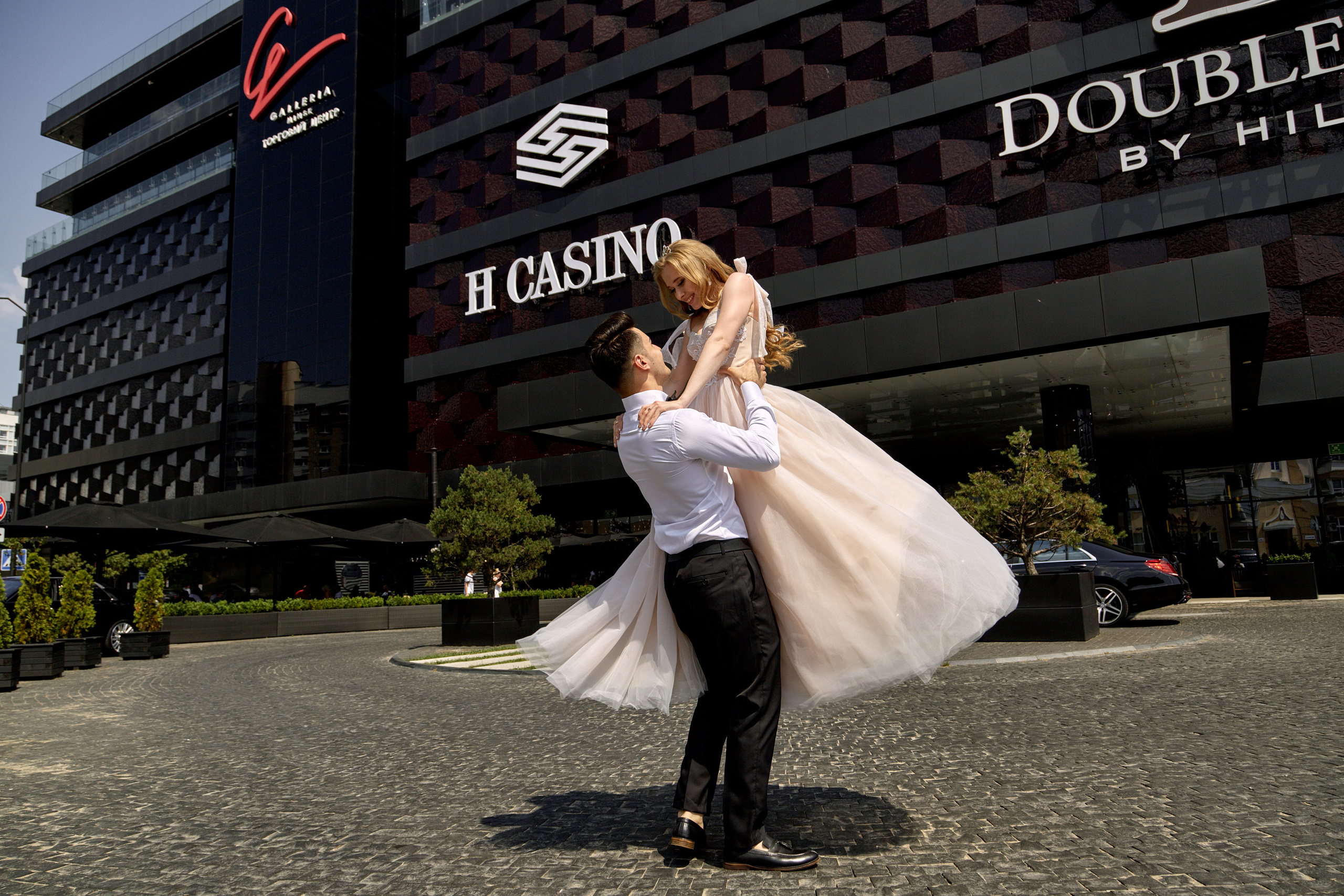 Свадебная прогулка. Свадебный и семейный фотограф в Минске и Минской области