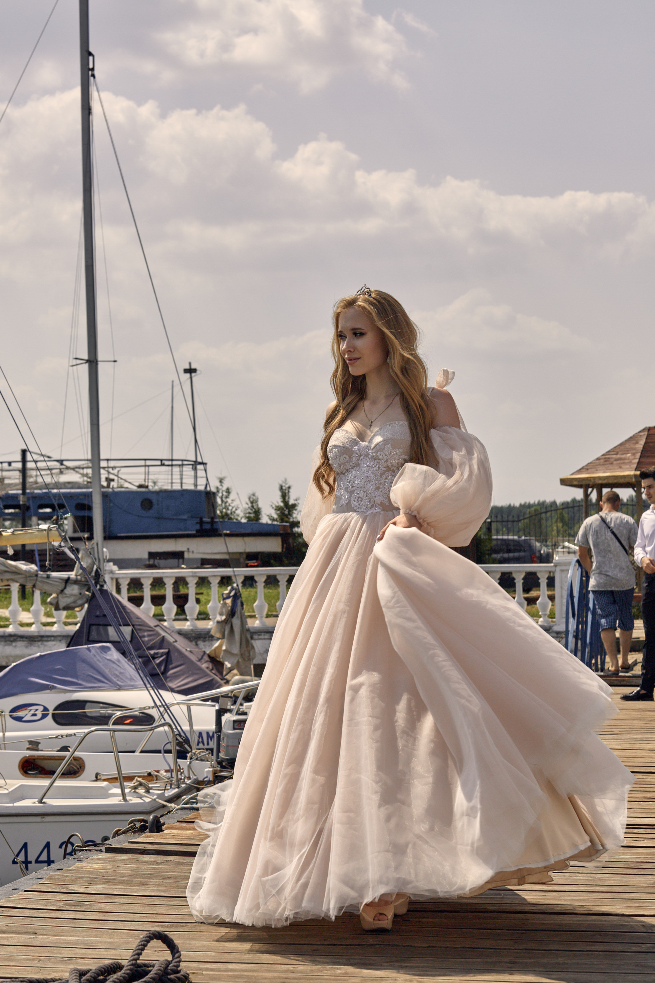 Свадебная прогулка. Свадебный и семейный фотограф в Минске и Минской области