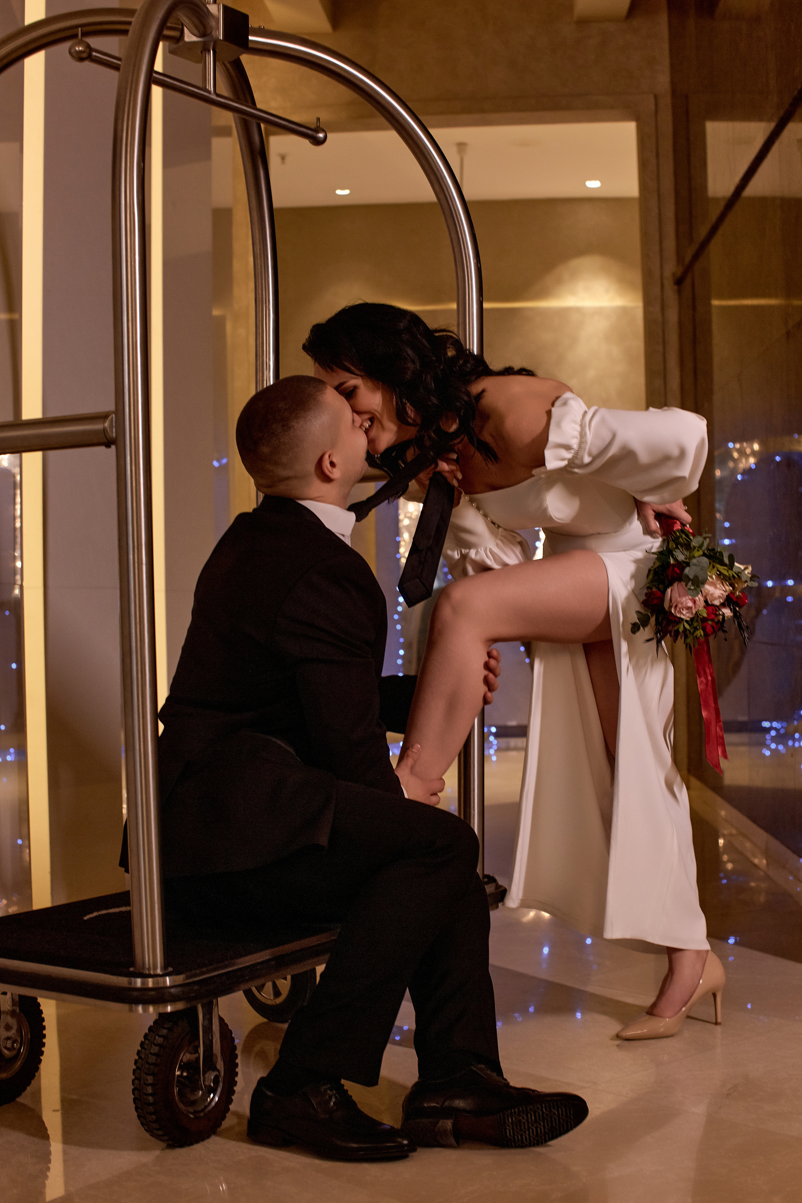 Совместные сборы в отеле. Свадебный и семейный фотограф в Минске и Минской области