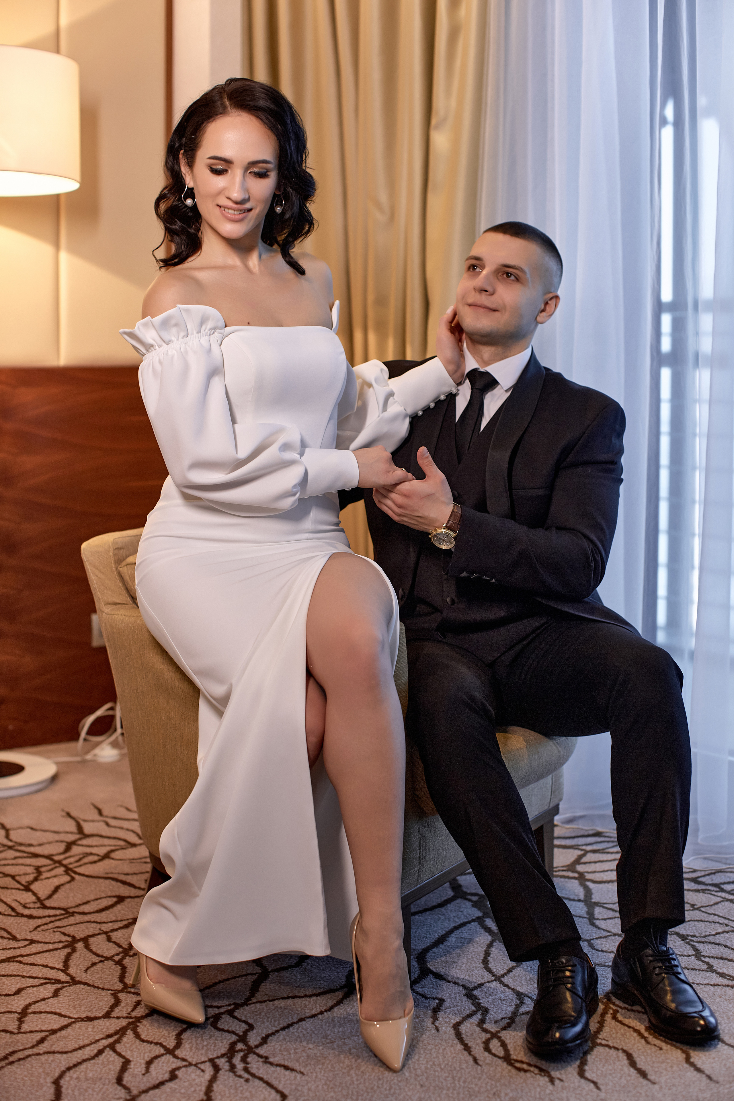 Совместные сборы в отеле. Свадебный и семейный фотограф в Минске и Минской области