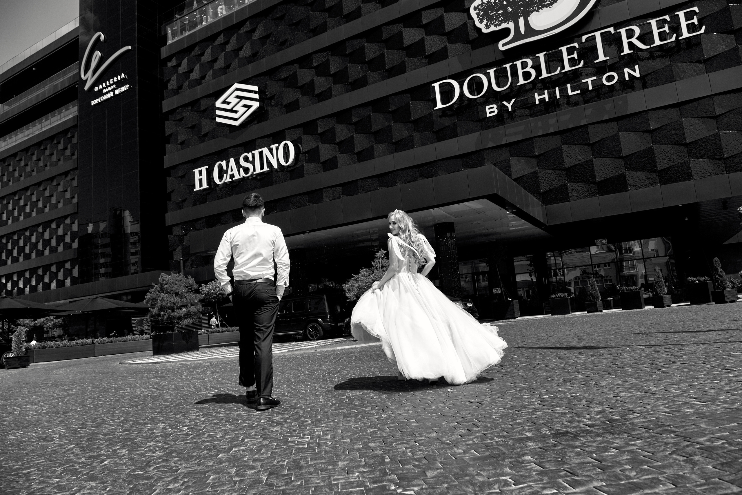 Свадебная прогулка. Свадебный и семейный фотограф в Минске и Минской области