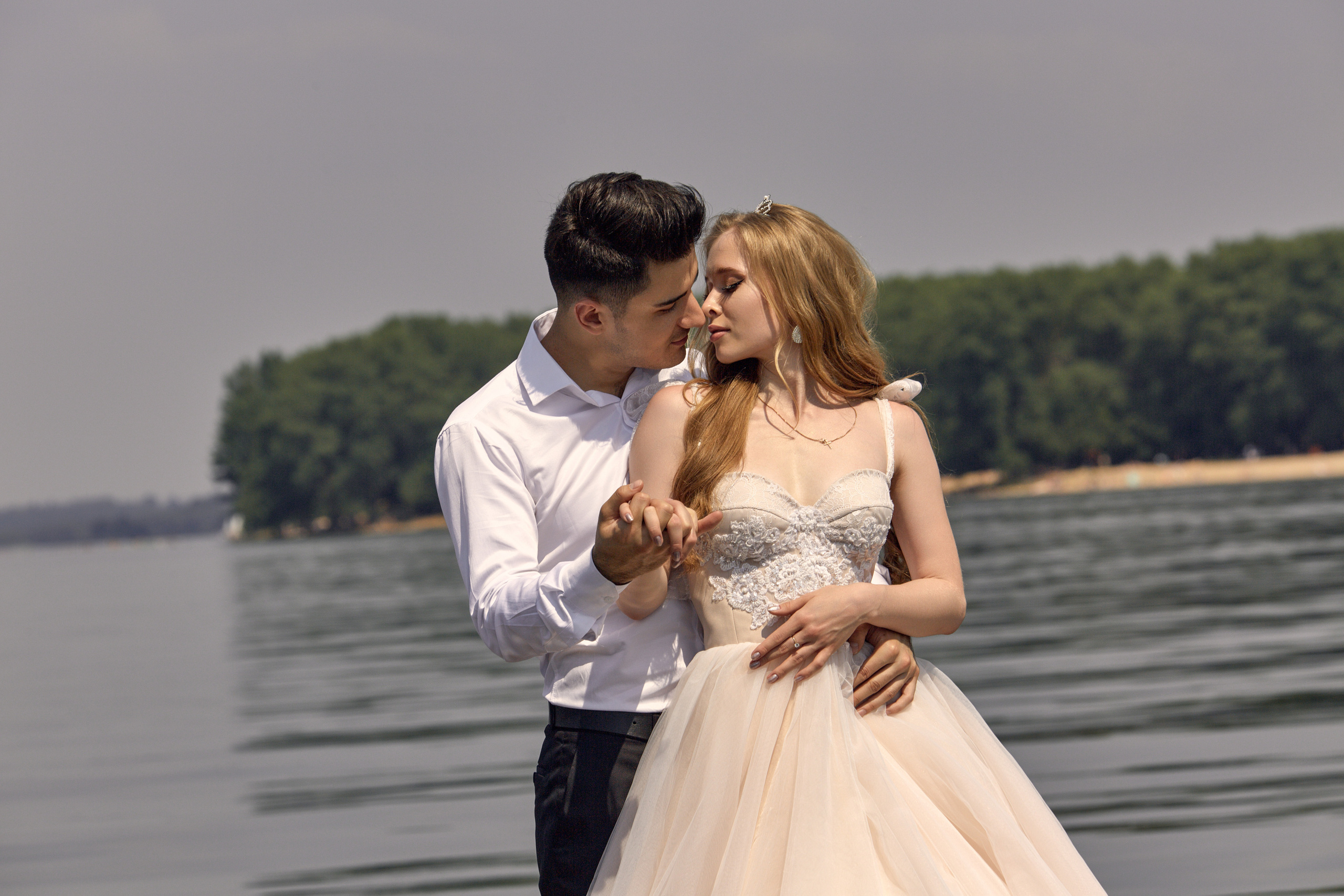 Свадебная прогулка. Свадебный и семейный фотограф в Минске и Минской области