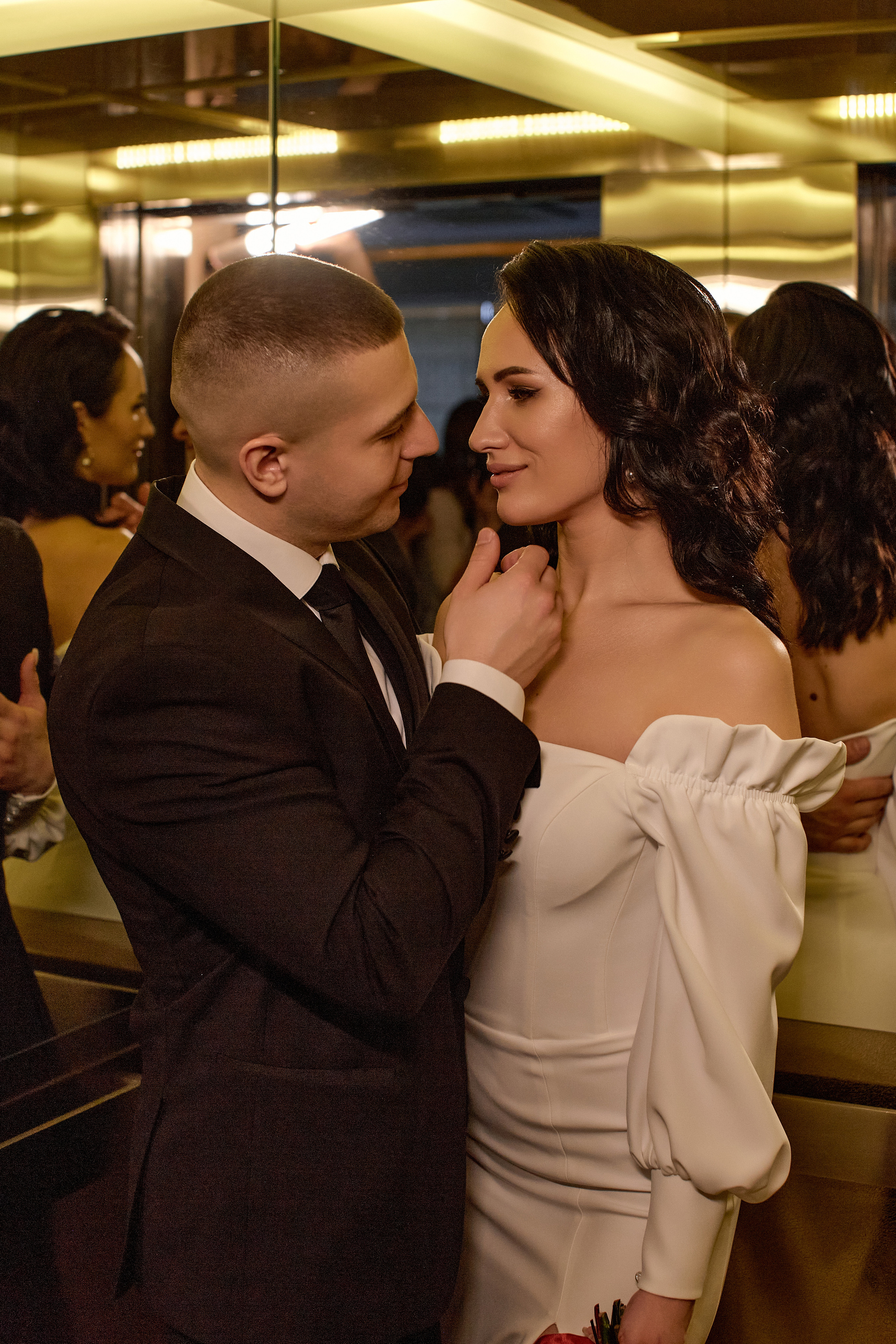 Совместные сборы в отеле. Свадебный и семейный фотограф в Минске и Минской области