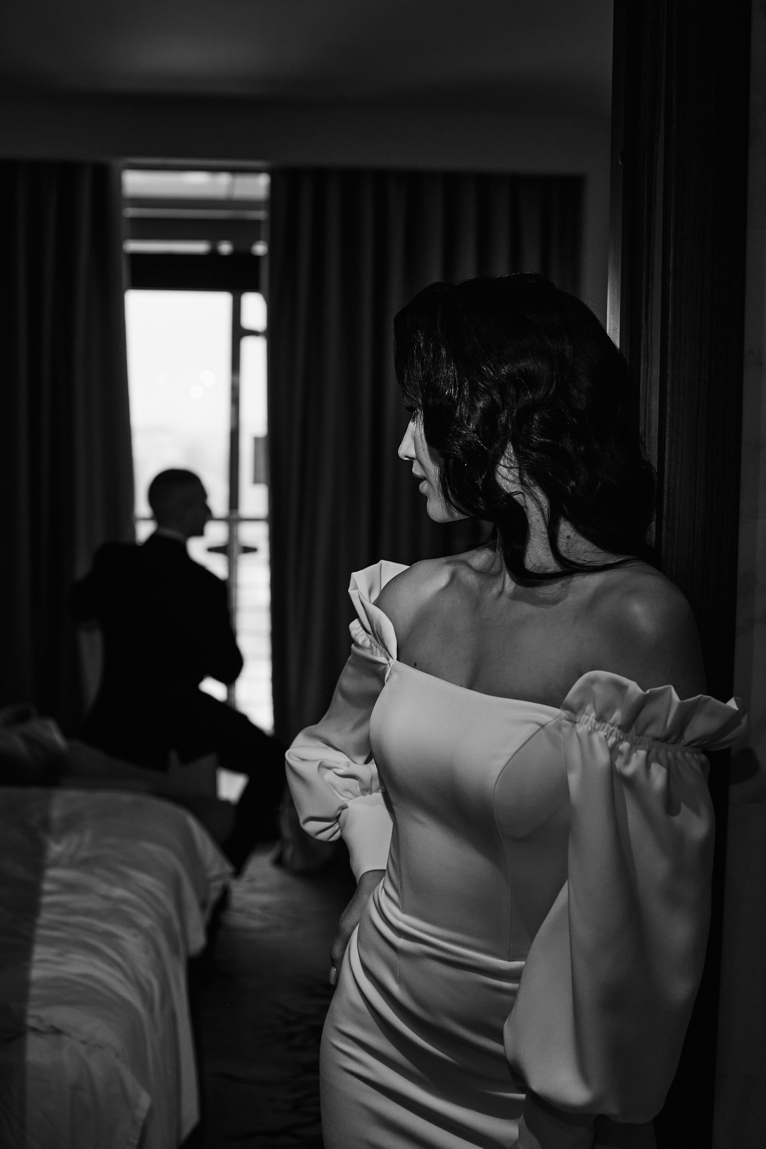 Совместные сборы в отеле. Свадебный и семейный фотограф в Минске и Минской области