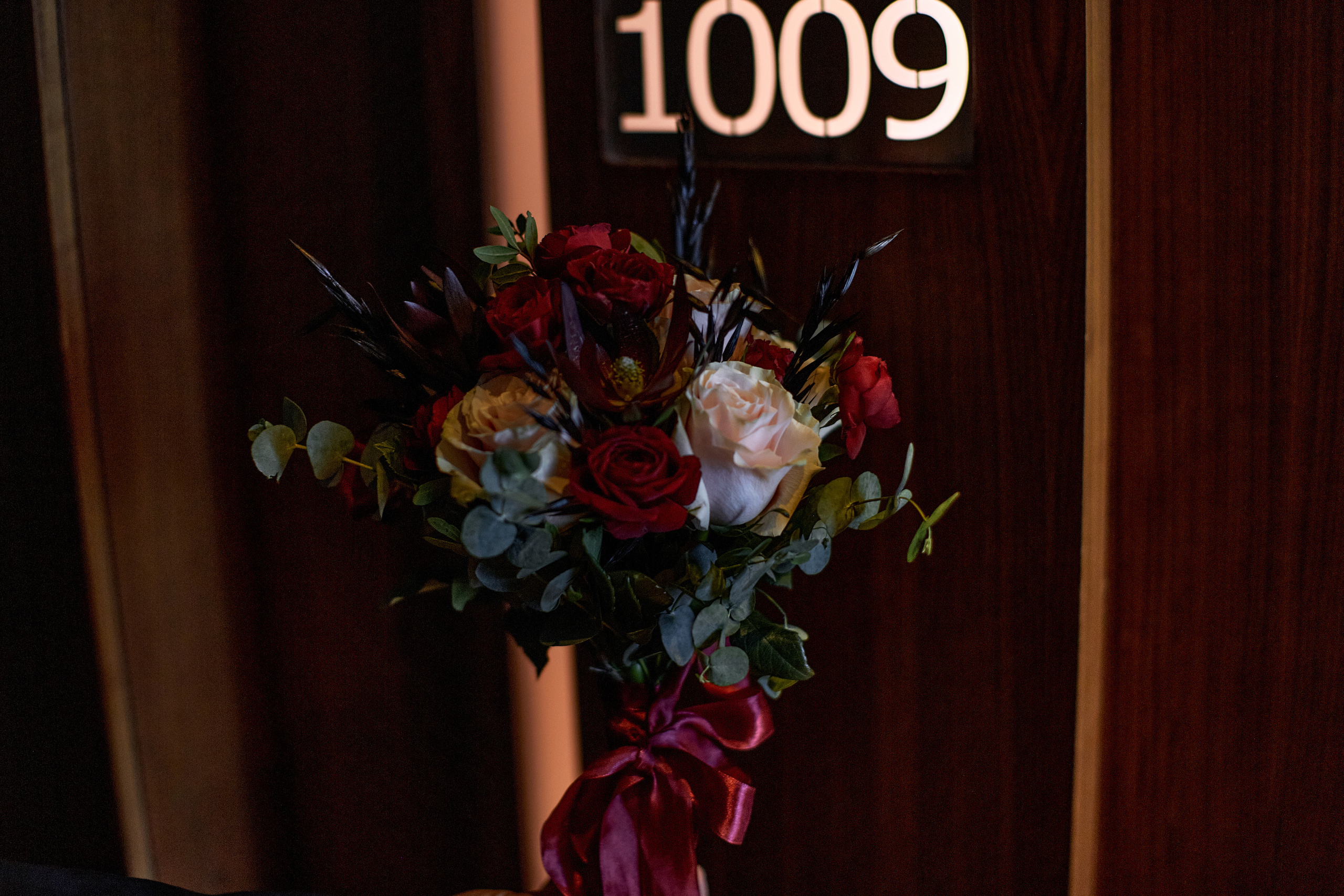 Совместные сборы в отеле. Свадебный и семейный фотограф в Минске и Минской области