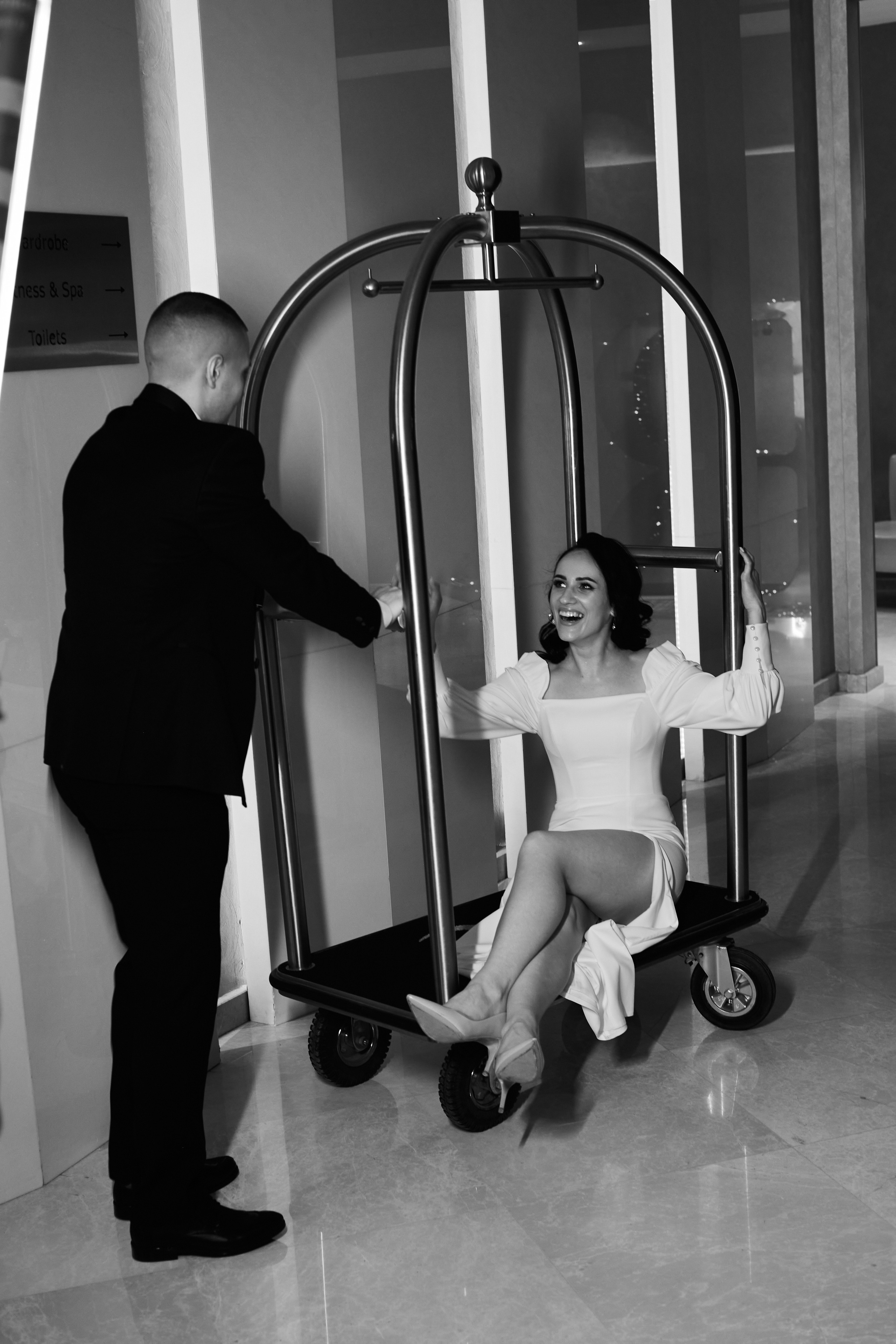 Совместные сборы в отеле. Свадебный и семейный фотограф в Минске и Минской области