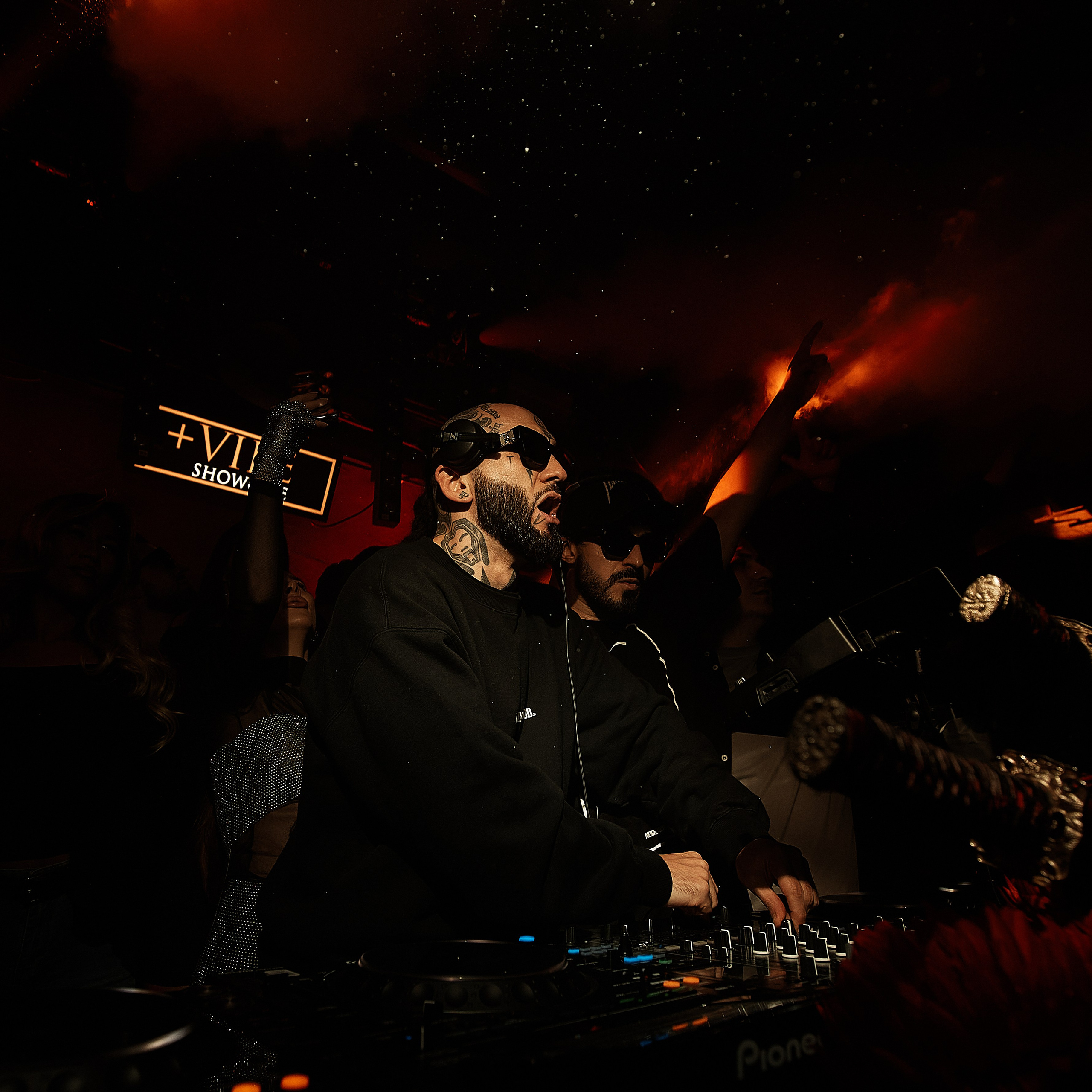 PLUS VIBE Party. Репортажный фотограф в Москве Дмитрий Масленников