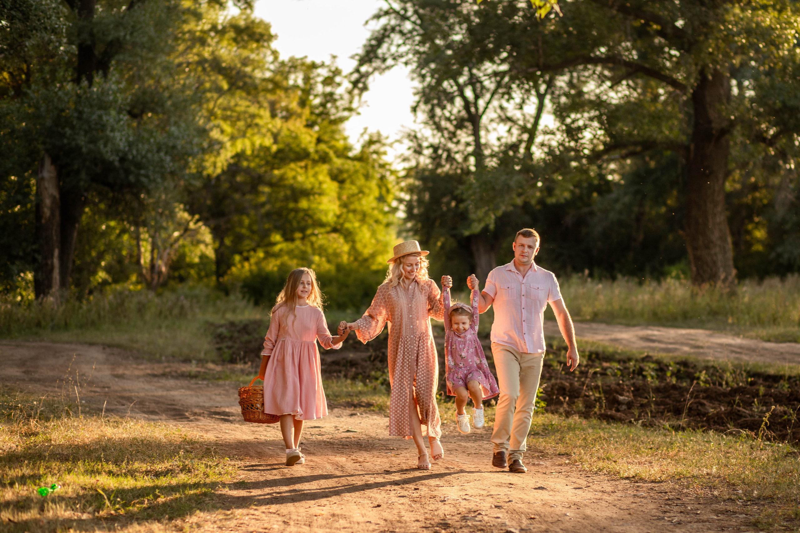 Прогулочная фотосессия. Семейный фотограф Полина Высоцкая в Оренбурге