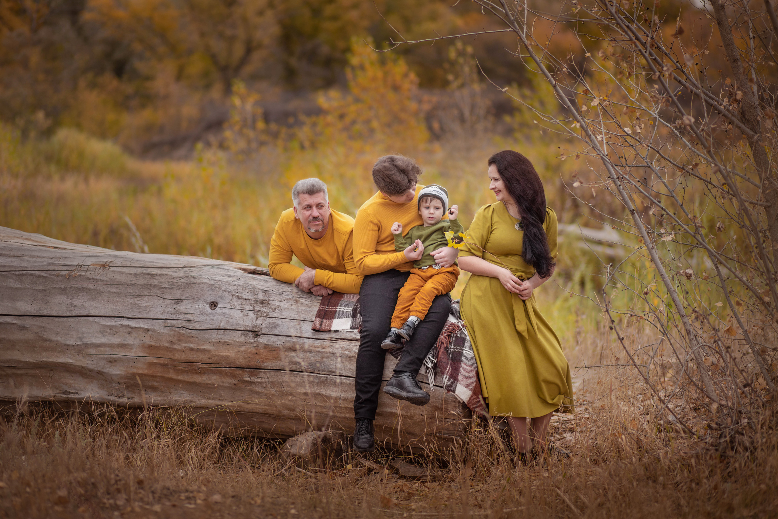 Прогулочная фотосессия. Семейный фотограф Полина Высоцкая в Оренбурге