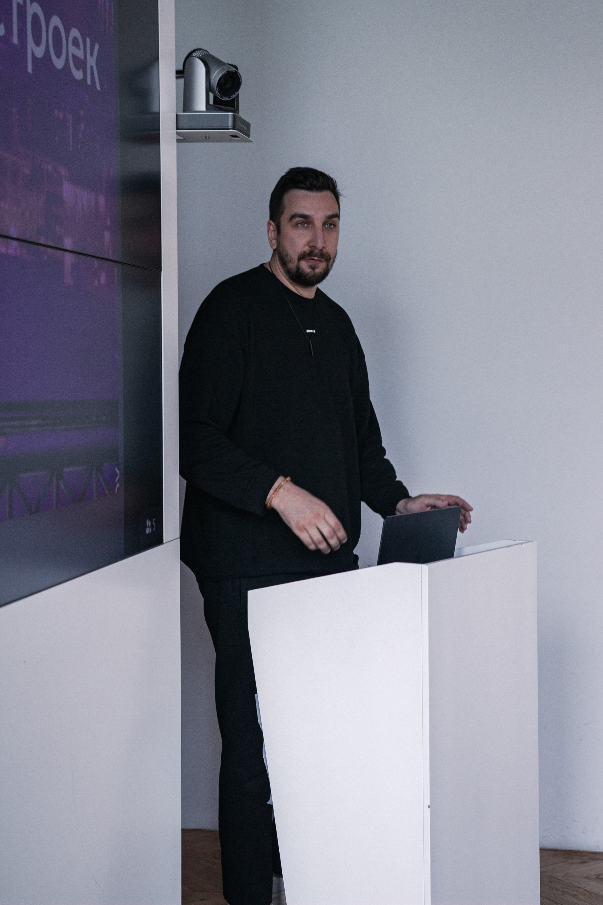 Планерка компании недвижимости. Фотограф Москва — личные фотосессии, лавстори в студии