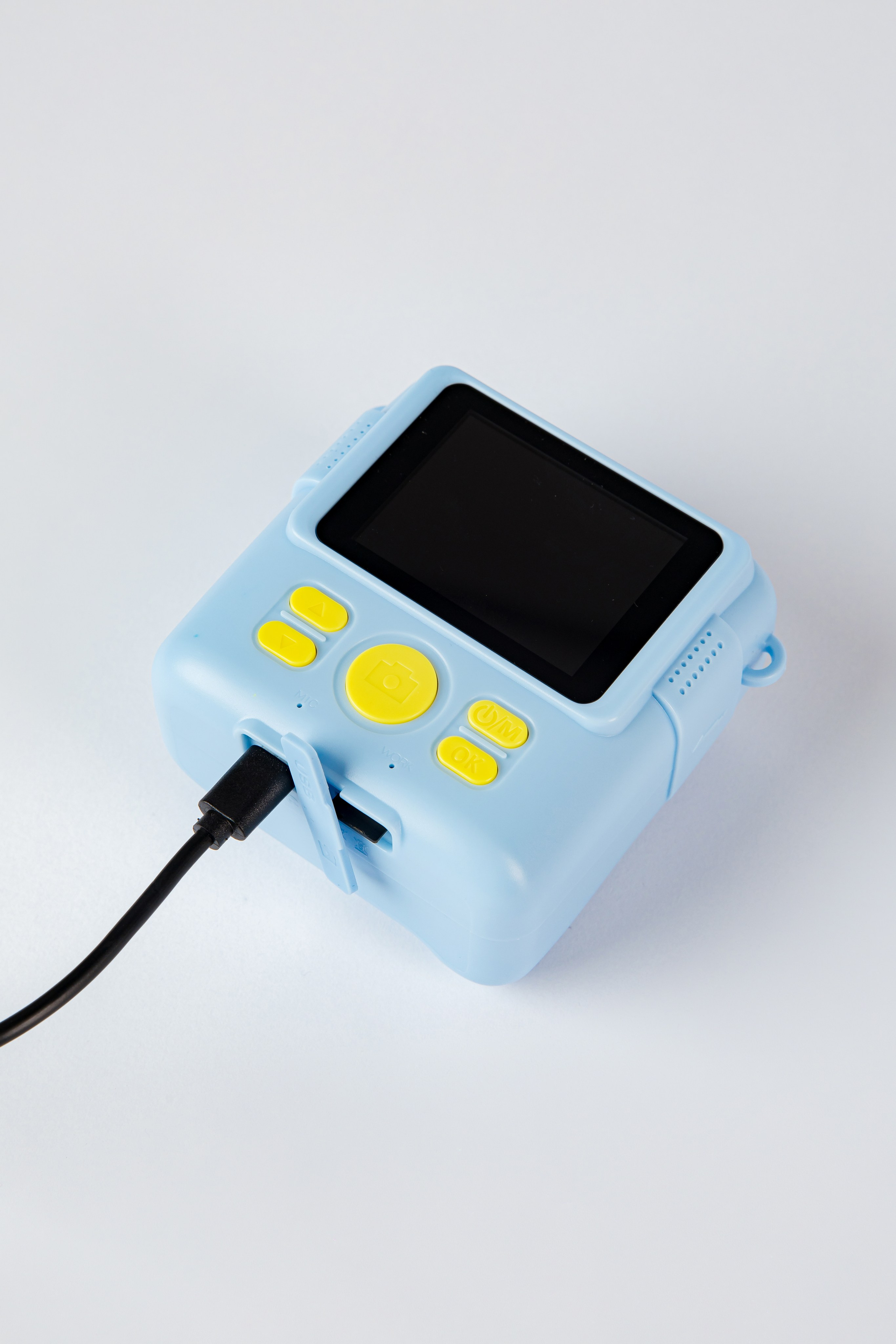 Камера моментальной печати на на зарядке