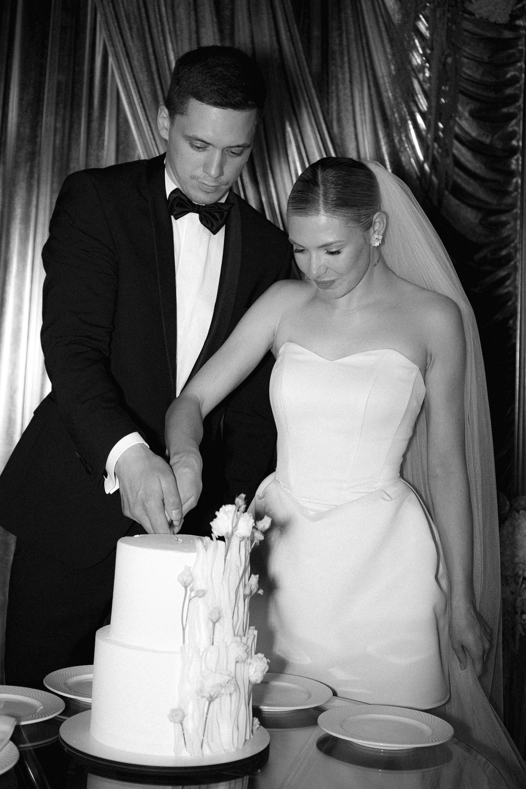 Love is all Around. Сентиментальная свадебная фотография