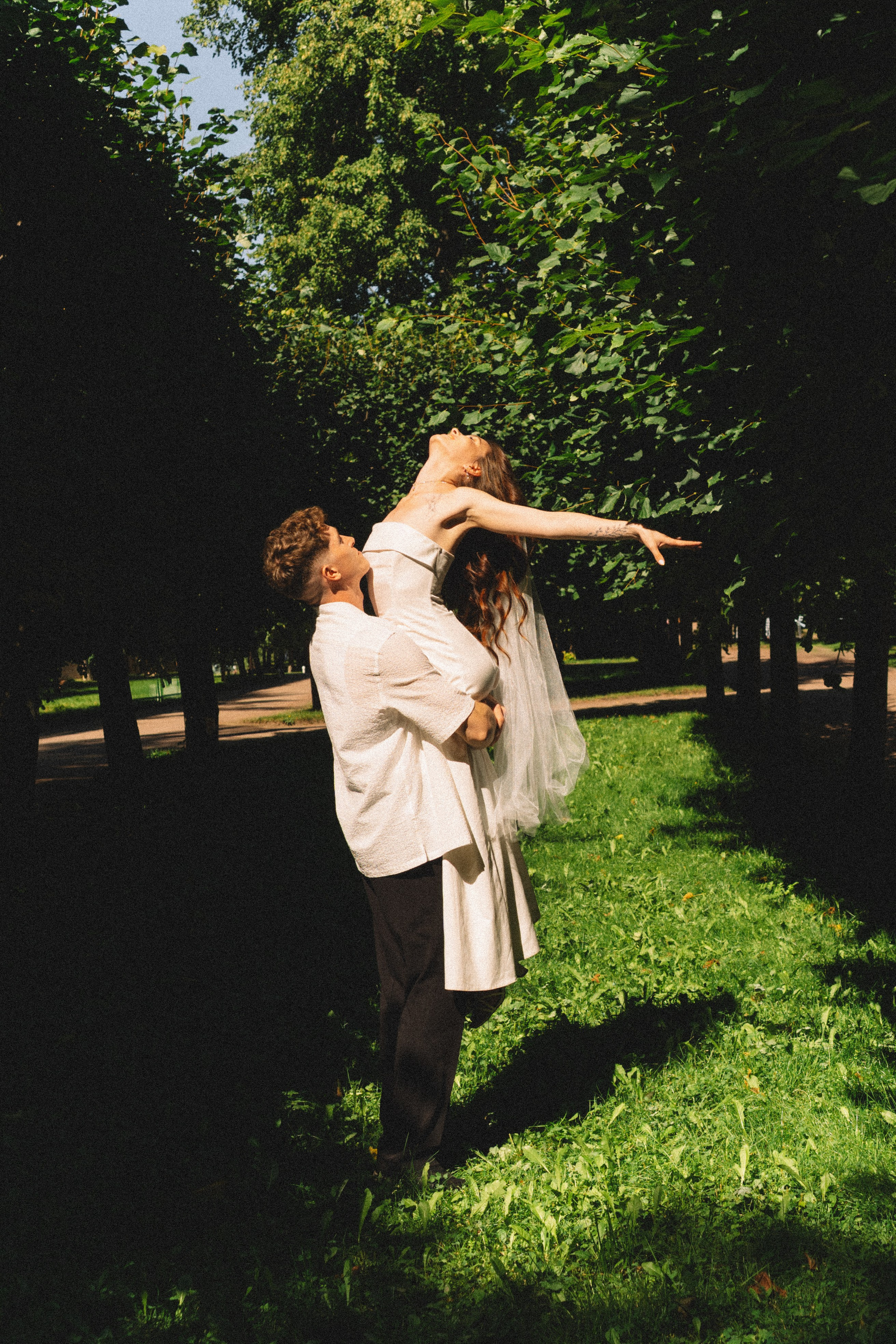 СВАДЕБНАЯ СЬЕМКА В ПЕТЕРГОФЕ И СЬЕМКА РЕПОРТАЖА В ЗАГСЕ ПЕТЕРГОФА. Профессиональный фотограф, Санкт-Петербург — Виктория Богомолова