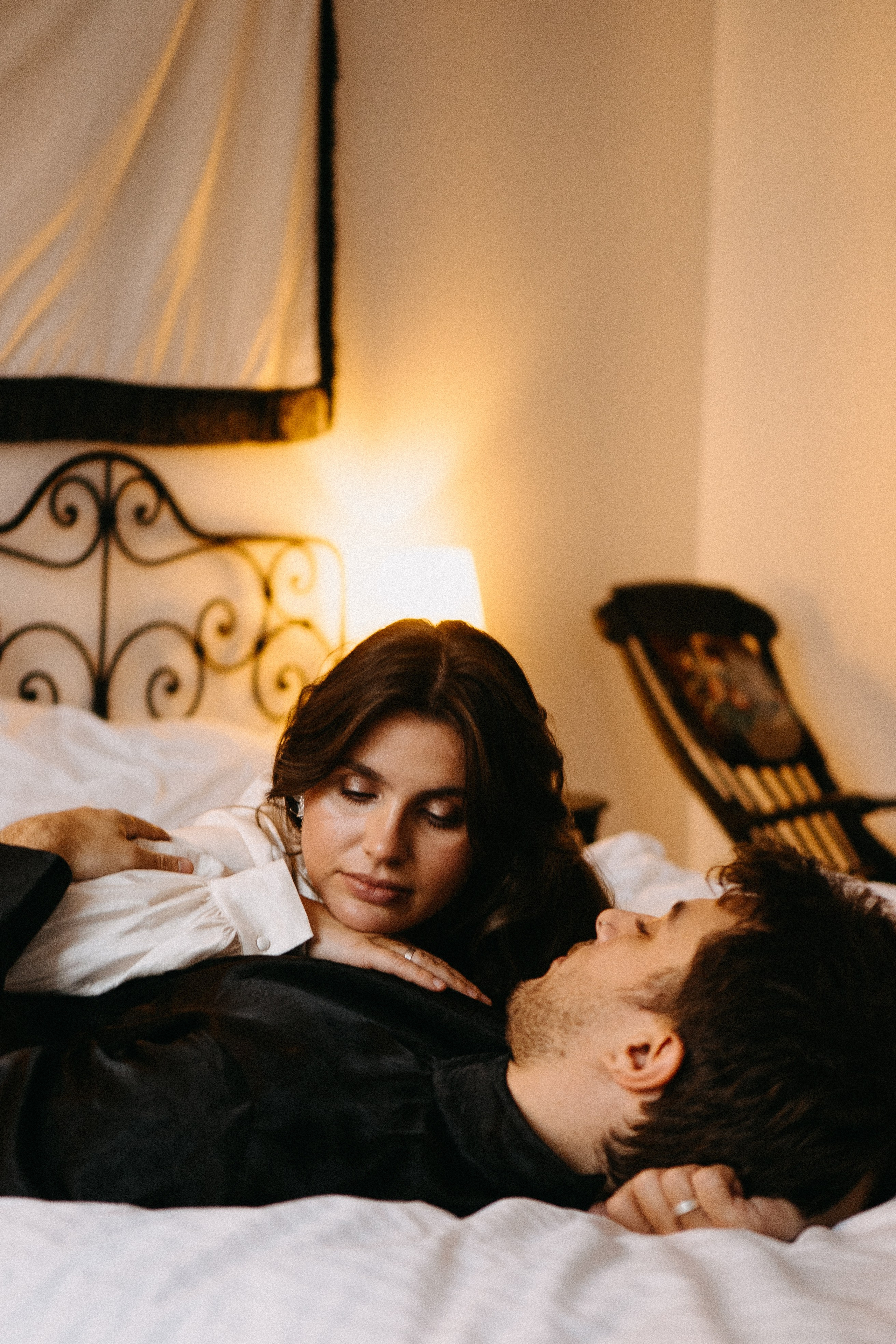 СБОРЫ ЖЕНИХА И НЕВЕСТЫ В УЮТНОЙ КВАРТИРЕ В ЦЕНТРЕ САНТК-ПЕТЕРБУРГА. Профессиональный фотограф, Санкт-Петербург — Виктория Богомолова