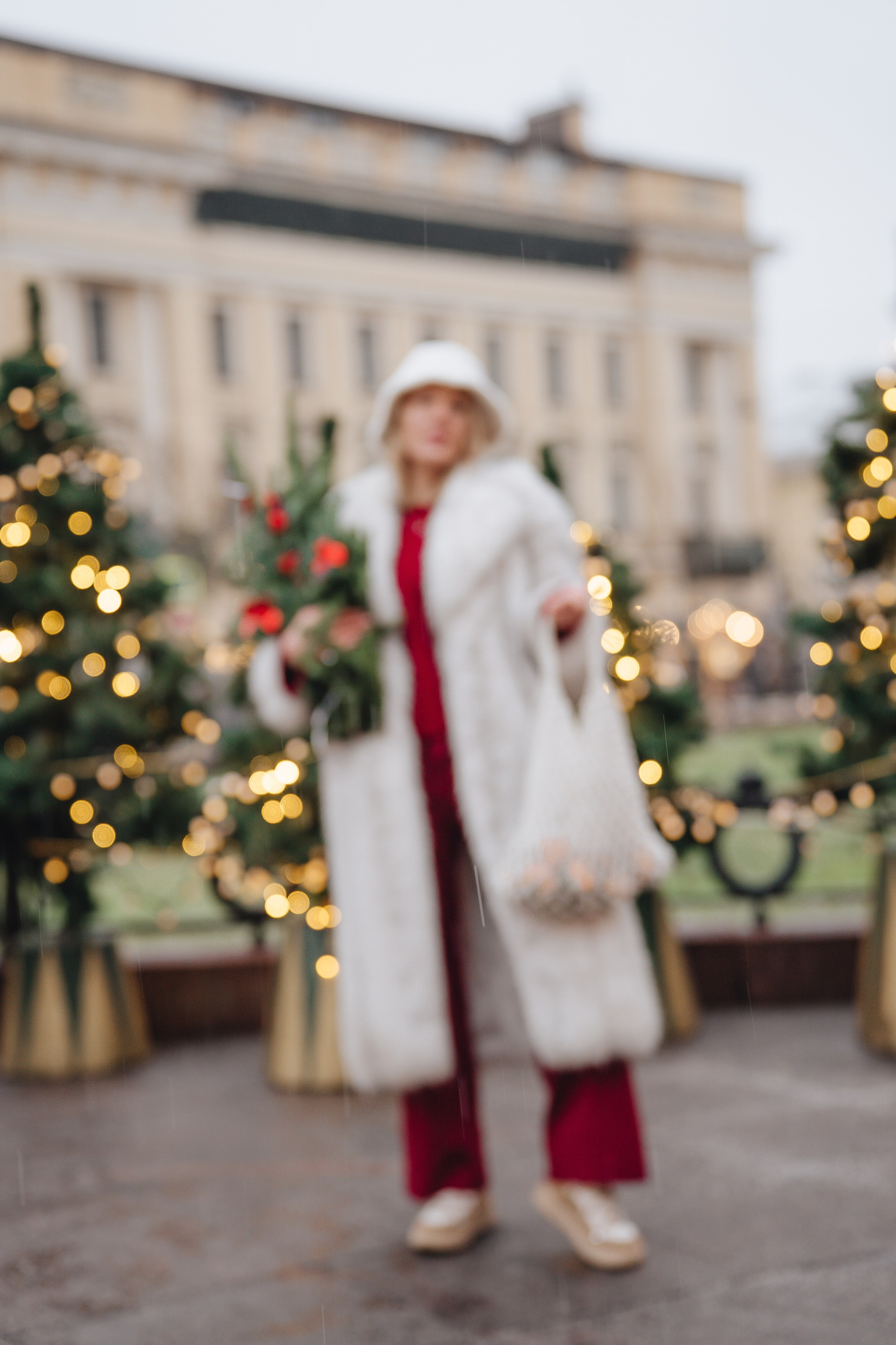 ПРОГУЛКА НА МАНЕЖНОЙ ПЛОЩАДИ ДЛЯ ДЕВУШКИ ПЕРЕД НОВЫМ ГОДОМ (НОВОГОДНЯЯ ФОТОСЕССИИЯ НА МАНЕЖНОЙ ПЛОЩАДИ). Профессиональный фотограф, Санкт-Петербург — Виктория Богомолова