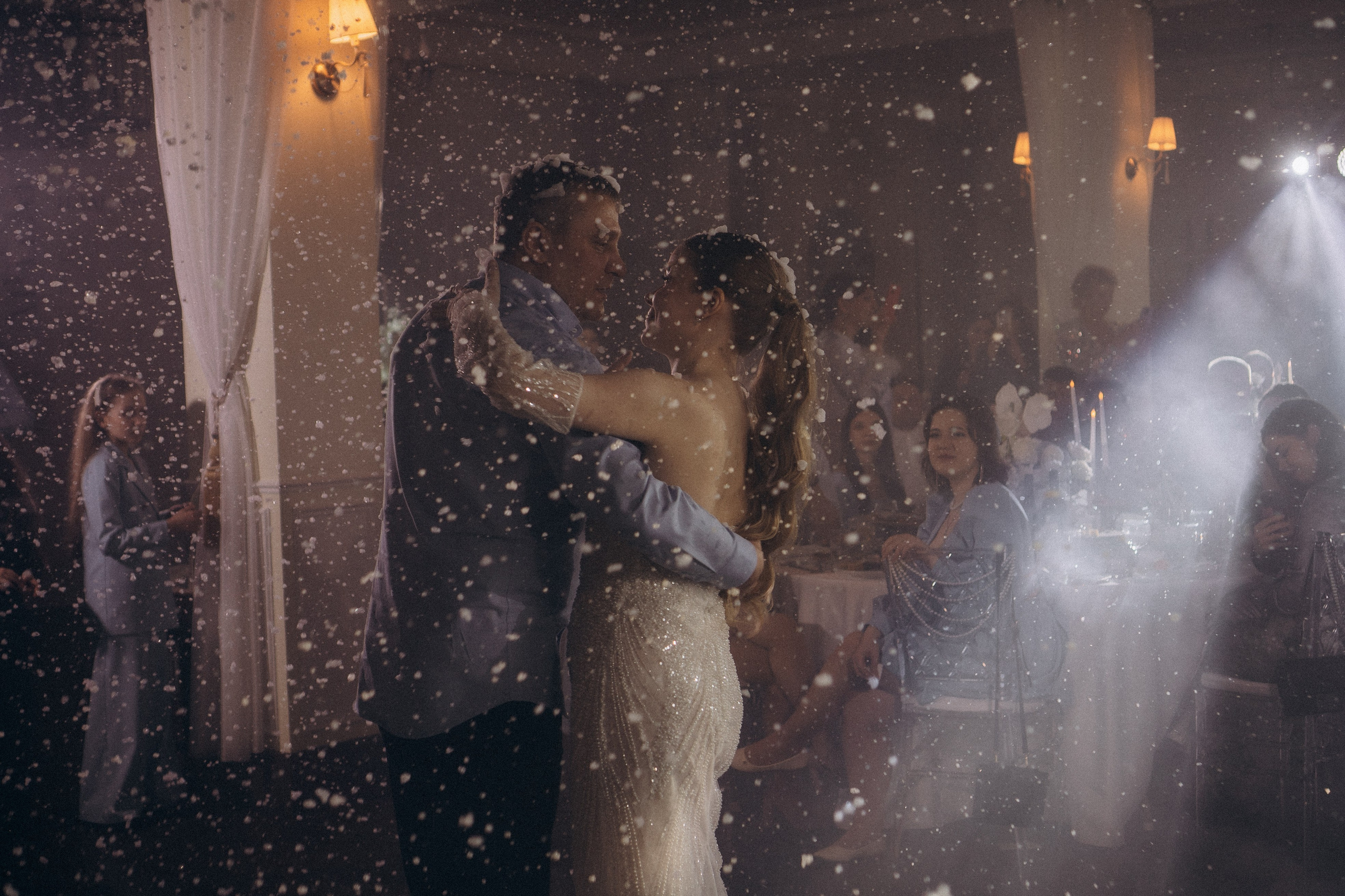 ТАНЕЦ С ПАПОЙ СВАДЕБНМ БАНКЕТЕ (СНЯТО В СИБИРЕ В НИЖНЕВАРТОВСКЕ). Профессиональный фотограф, Санкт-Петербург — Виктория Богомолова