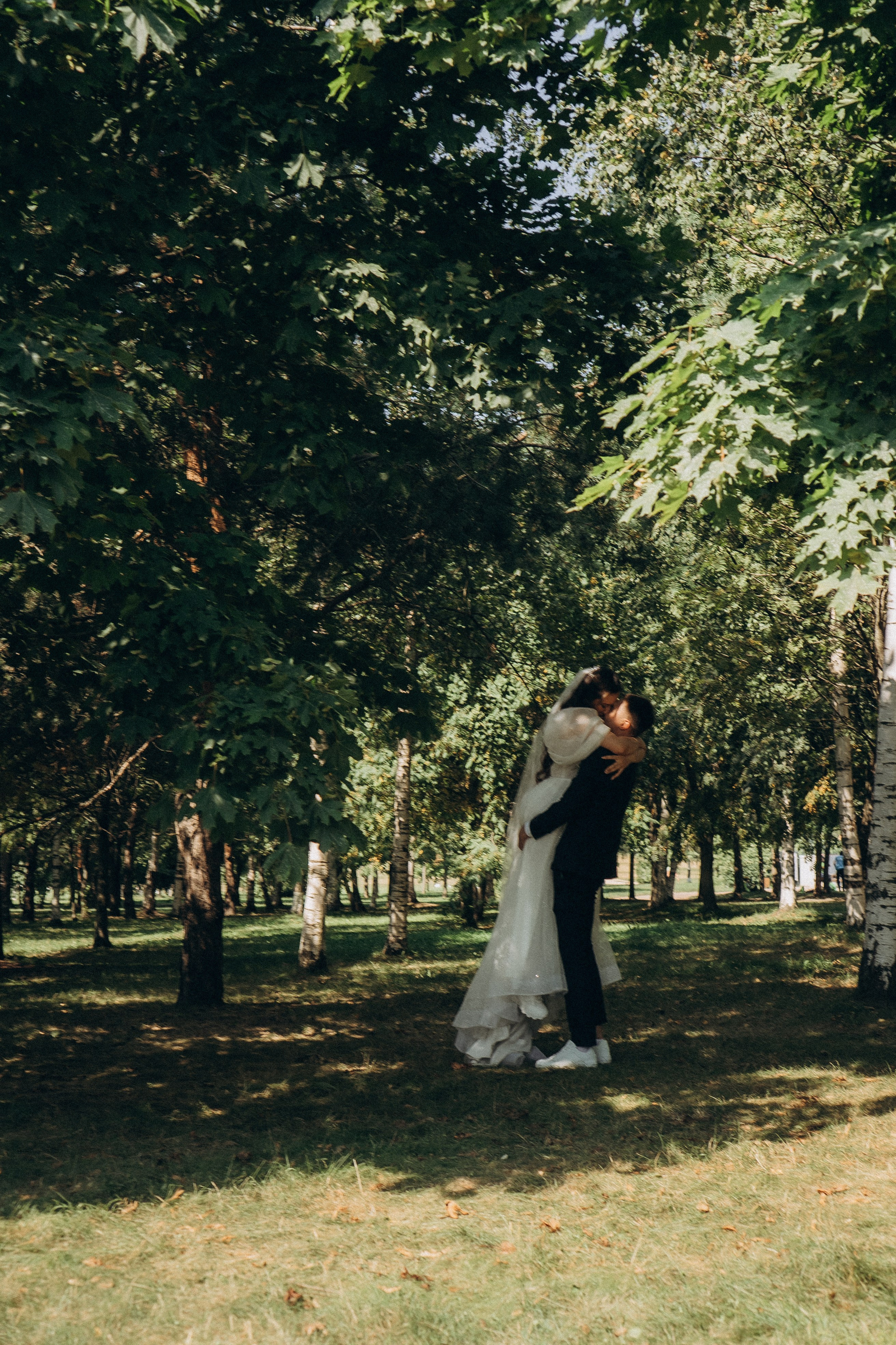СВАДЕБНАЯ СЬЕМК В ПАРКЕ 300-ЛЕТИЯ. Профессиональный фотограф, Санкт-Петербург — Виктория Богомолова