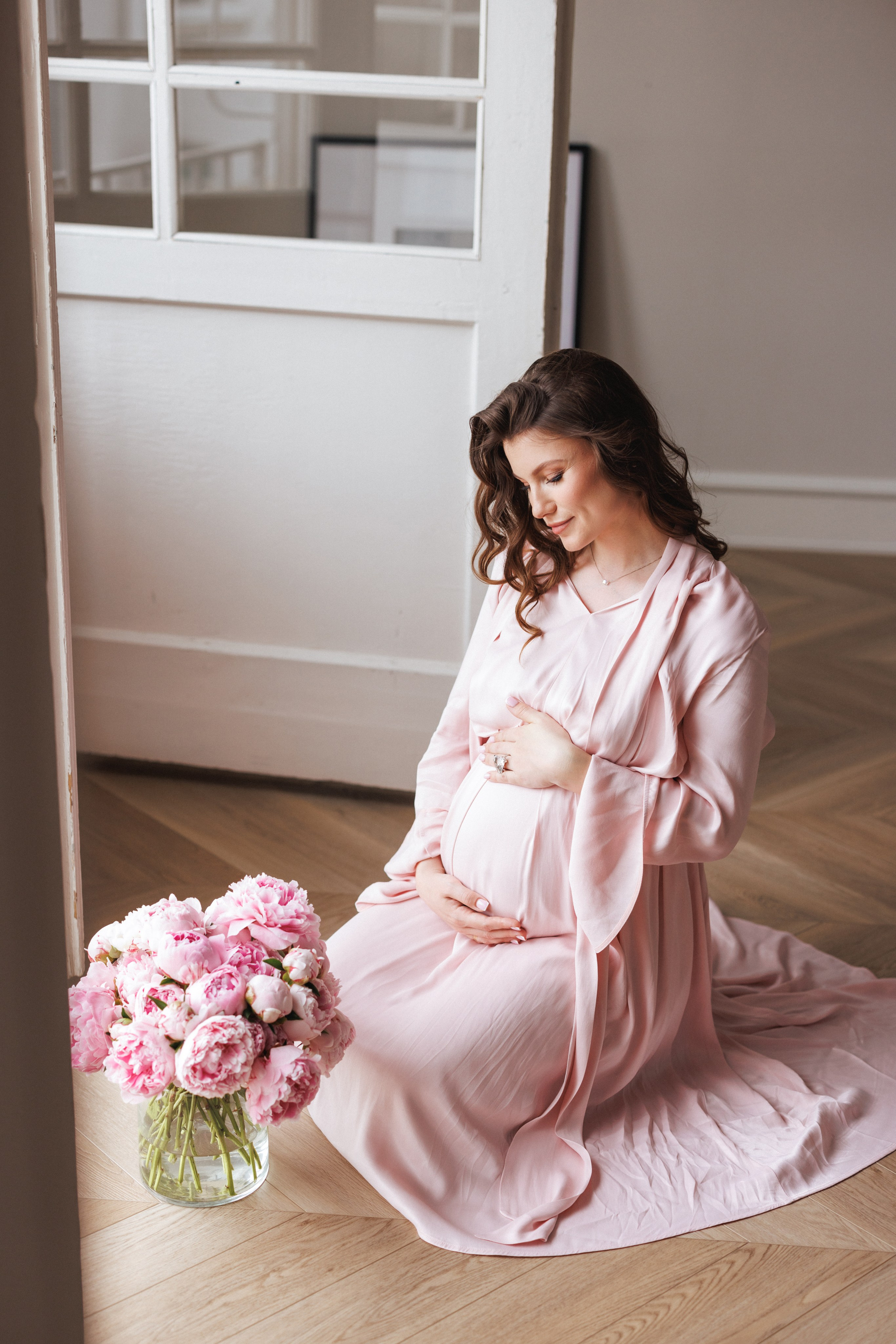 Семейная фотосессия для мамы и дочки в фотостудии «Париж», город Краснодар. Семейный и детский фотограф в Краснодаре Анна Трашкова