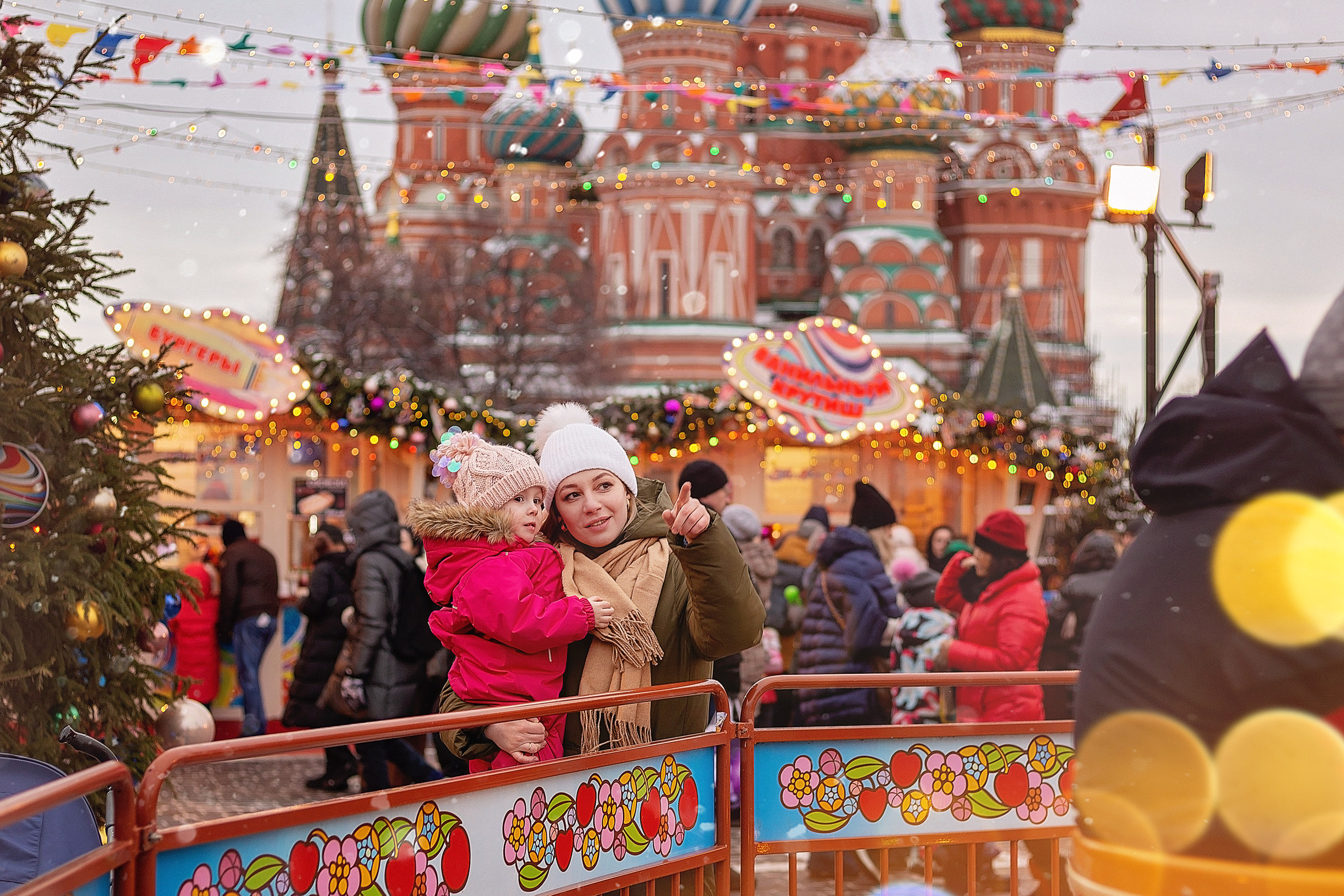 Оля и Саша, ГУМ-Ярмарка. Фотограф в Москве Ксения Мокрушина | Brand & Women photographer