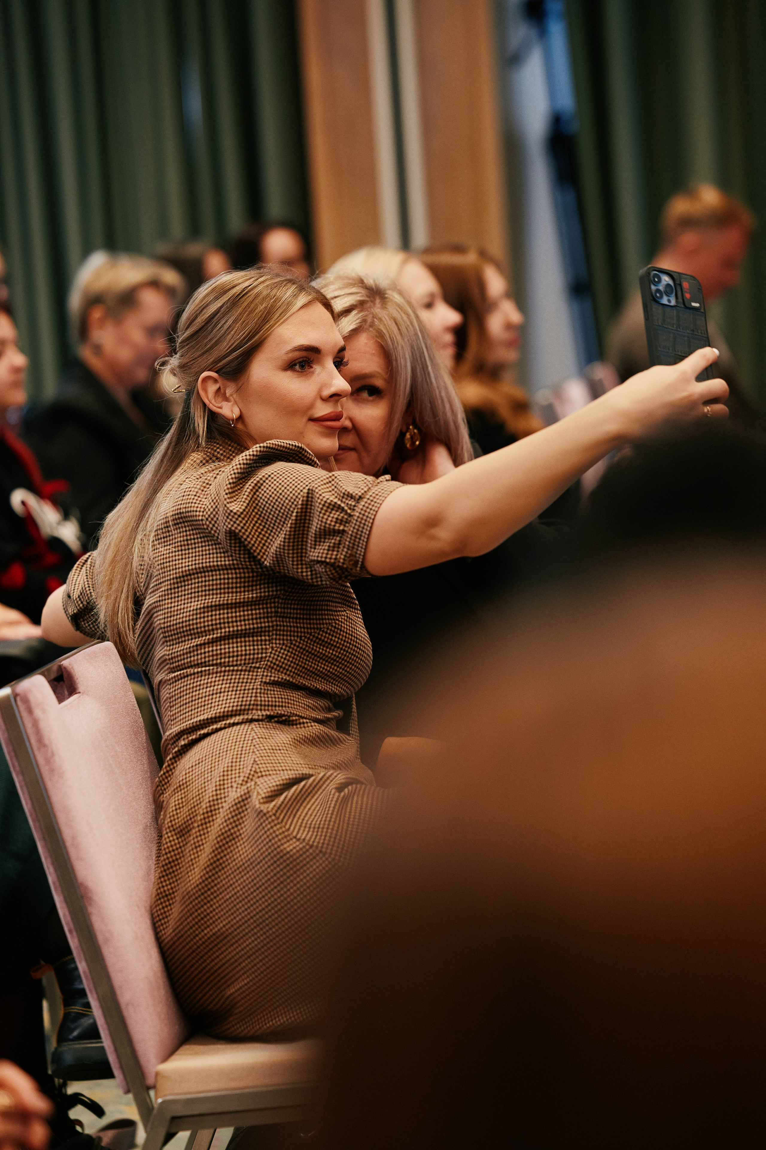 Современная женщина в Hilton 26.10. Свадебный репортажный фотограф краснодар максим дремов дрёмов фотосессия студия цена