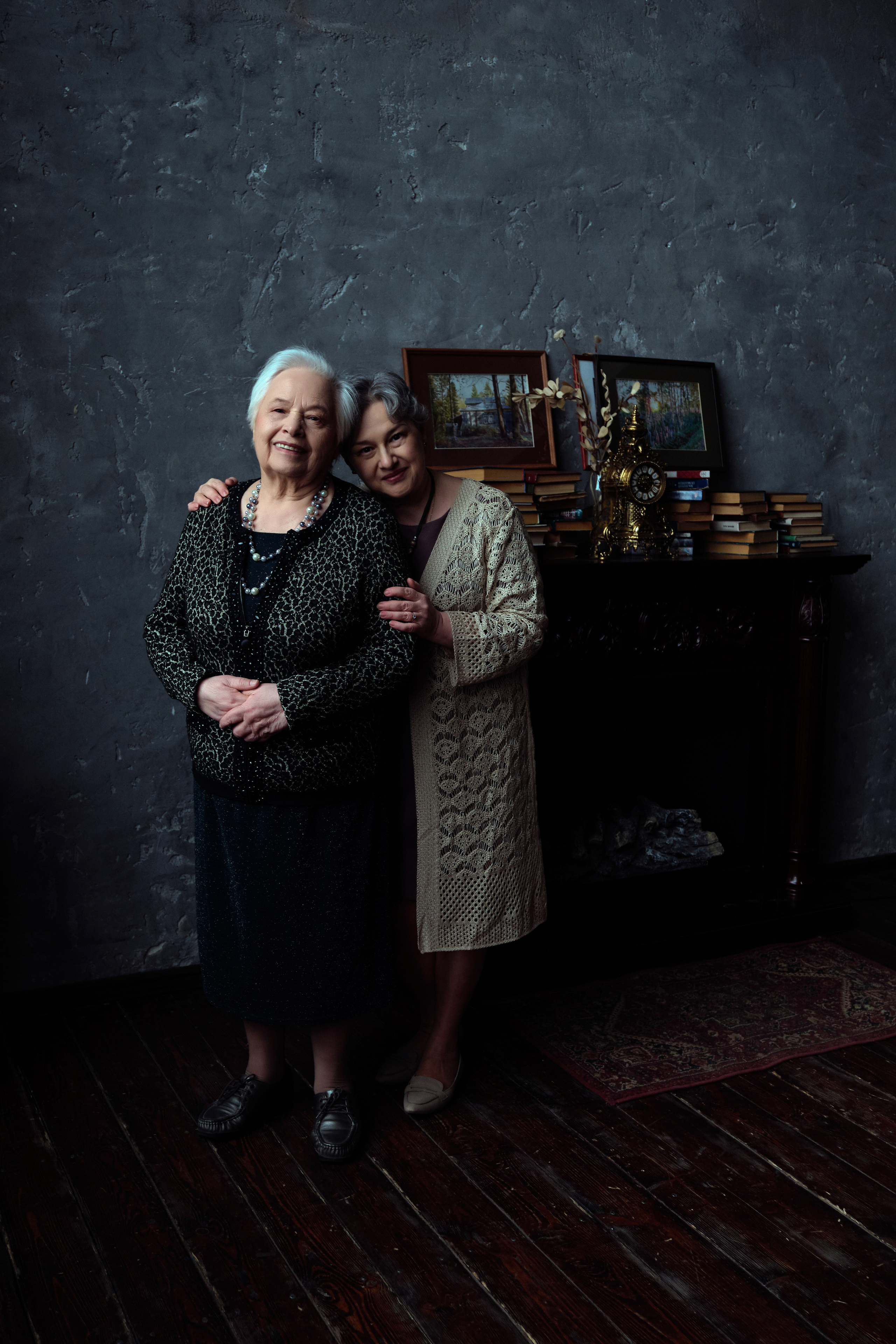 Bio and contacts. Sia Levine Design