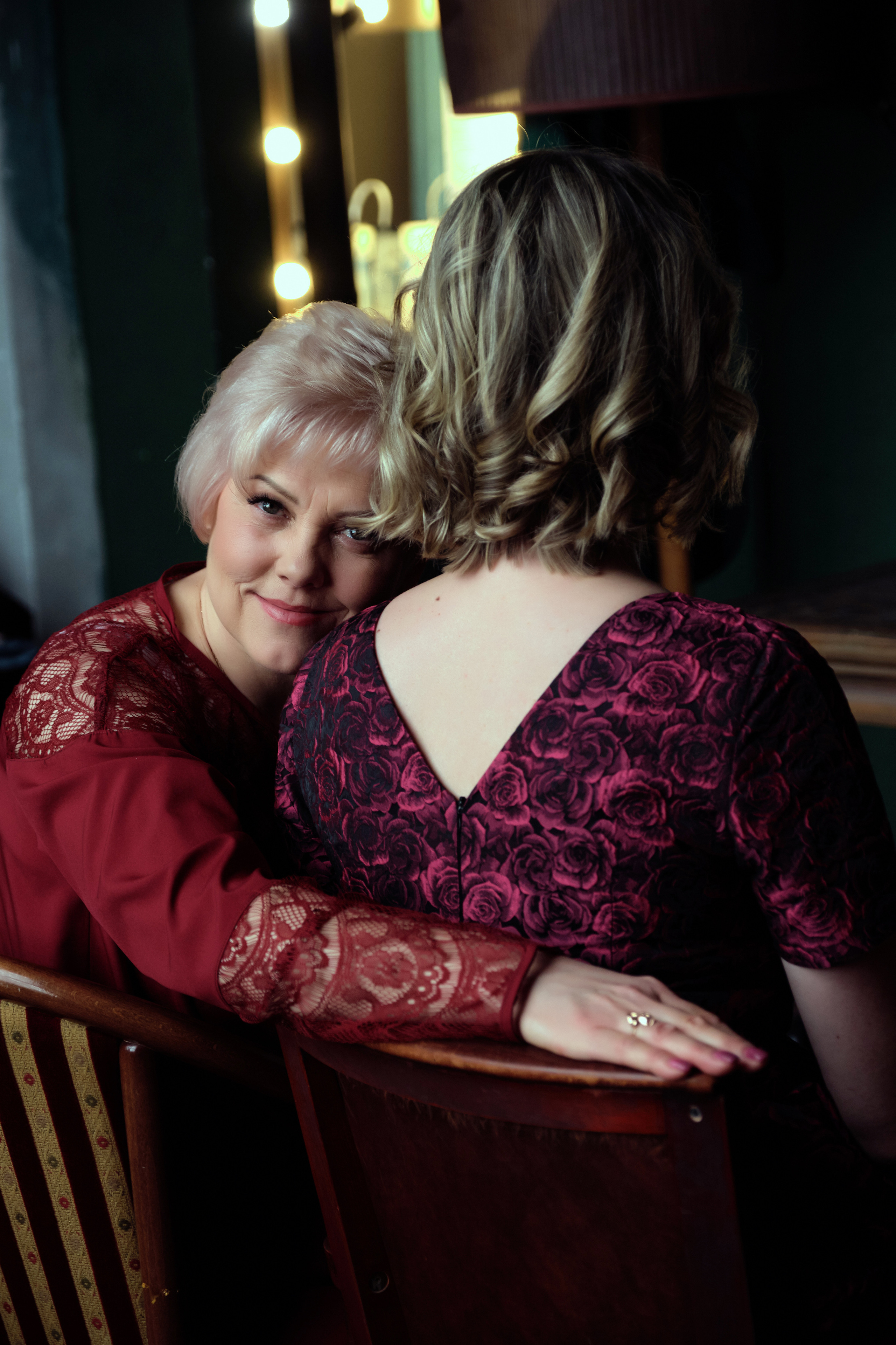 Bio and contacts. Sia Levine Design