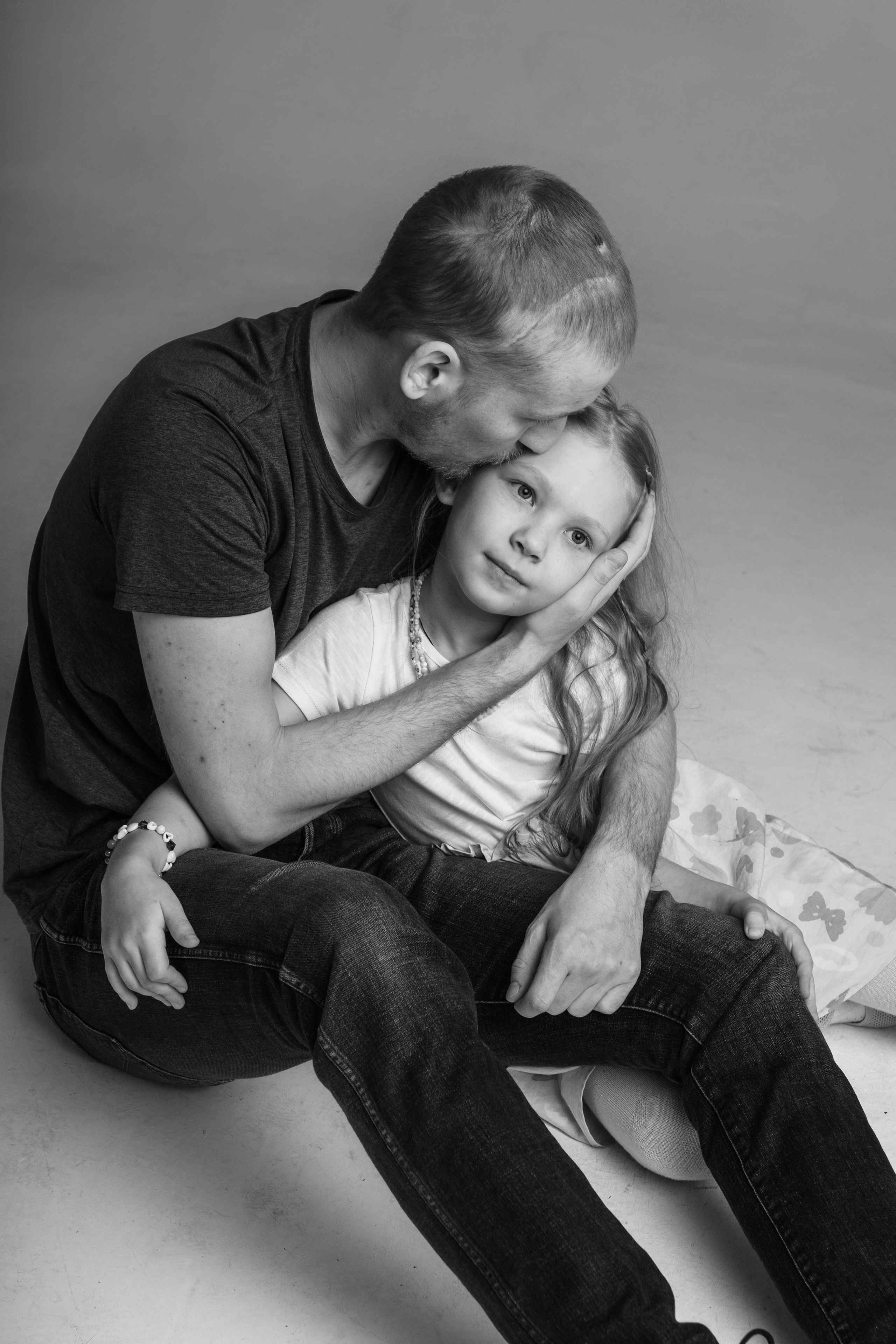 Bio and contacts. Sia Levine Design