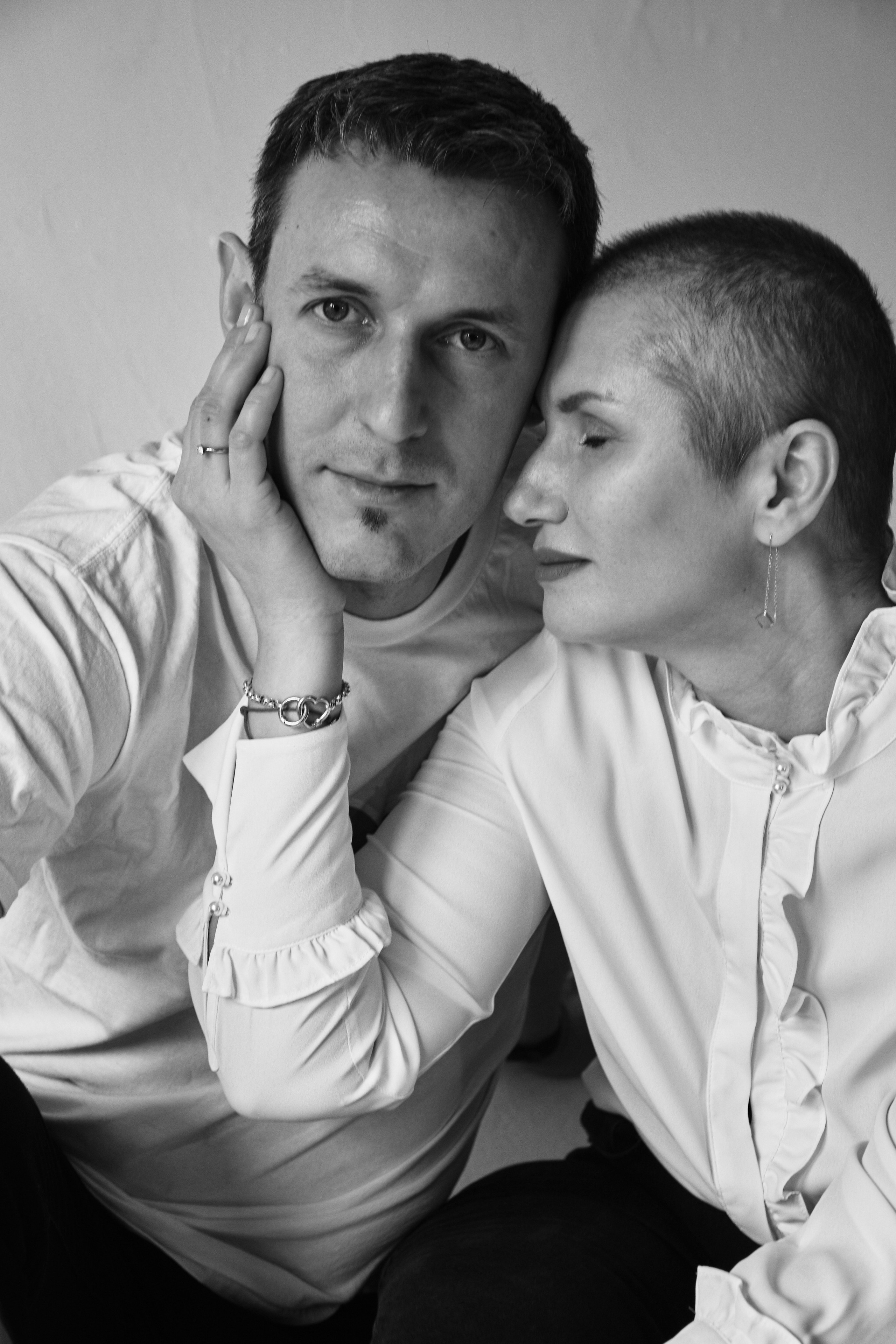 Bio and contacts. Sia Levine Design