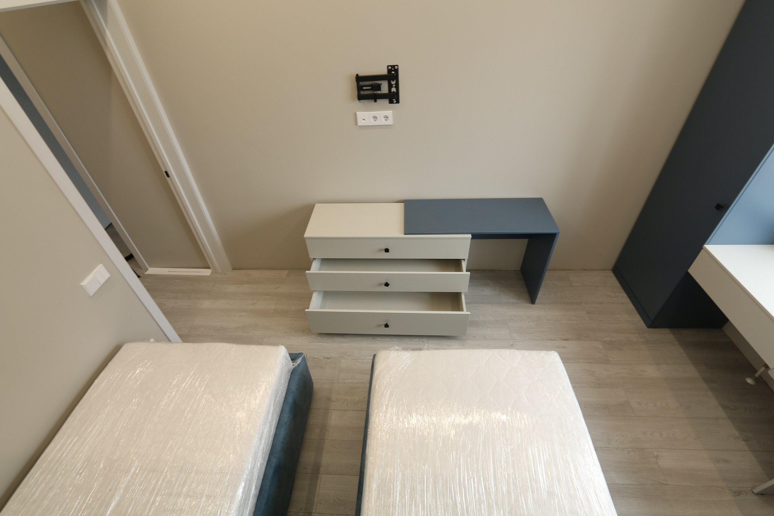 Ул. Гурьевская улица, 177/1. Мебельное ателье РАУМАН